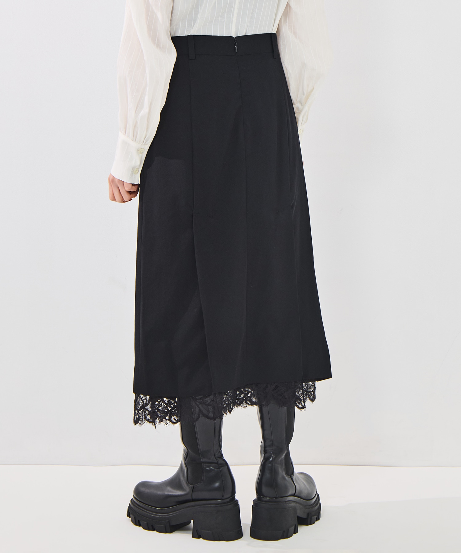 FINE WOOL PLEATED SKIRT WITH LACE TRIM FETICO