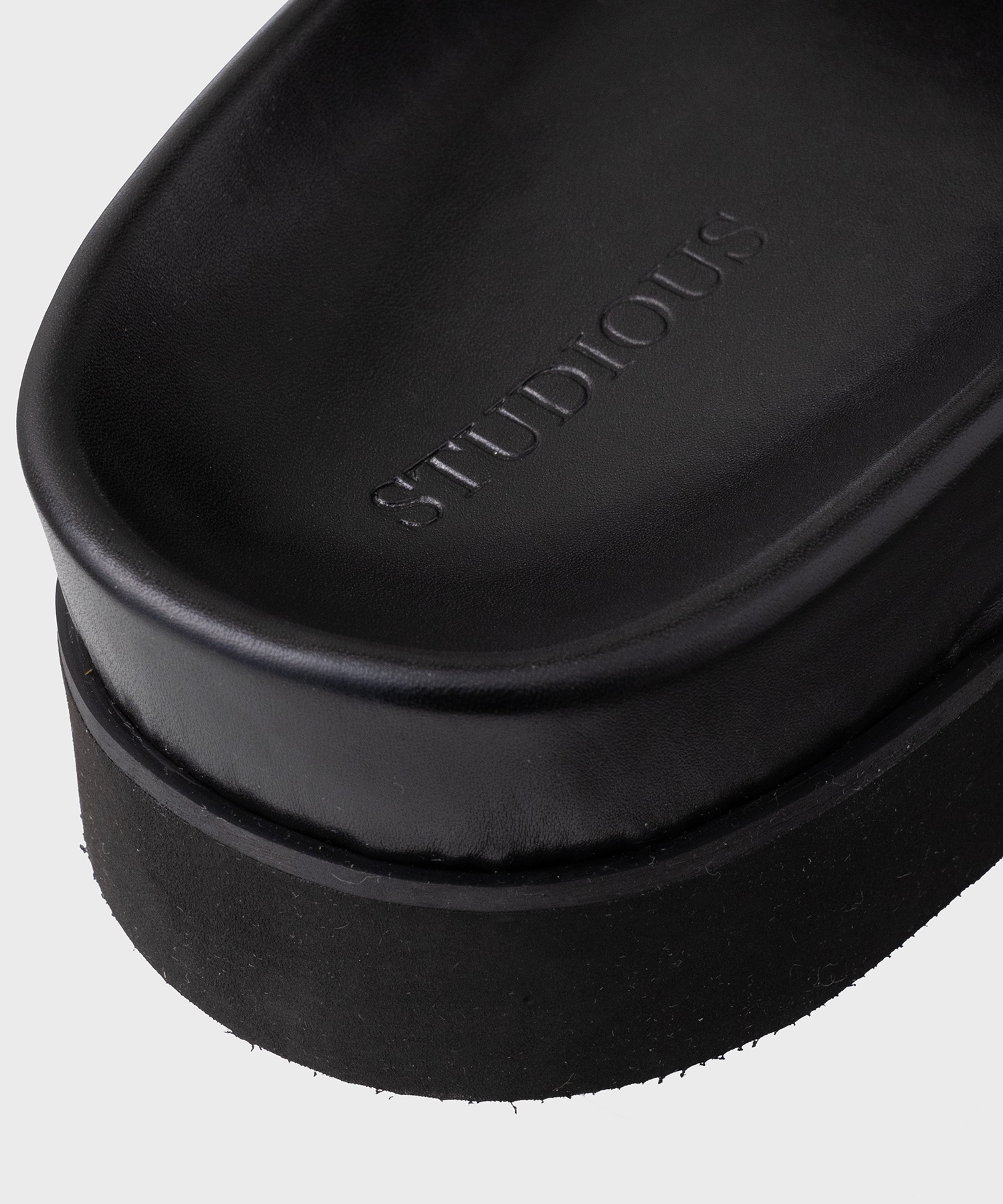 PLATFORM SHOWER SANDAL STUDIOUS