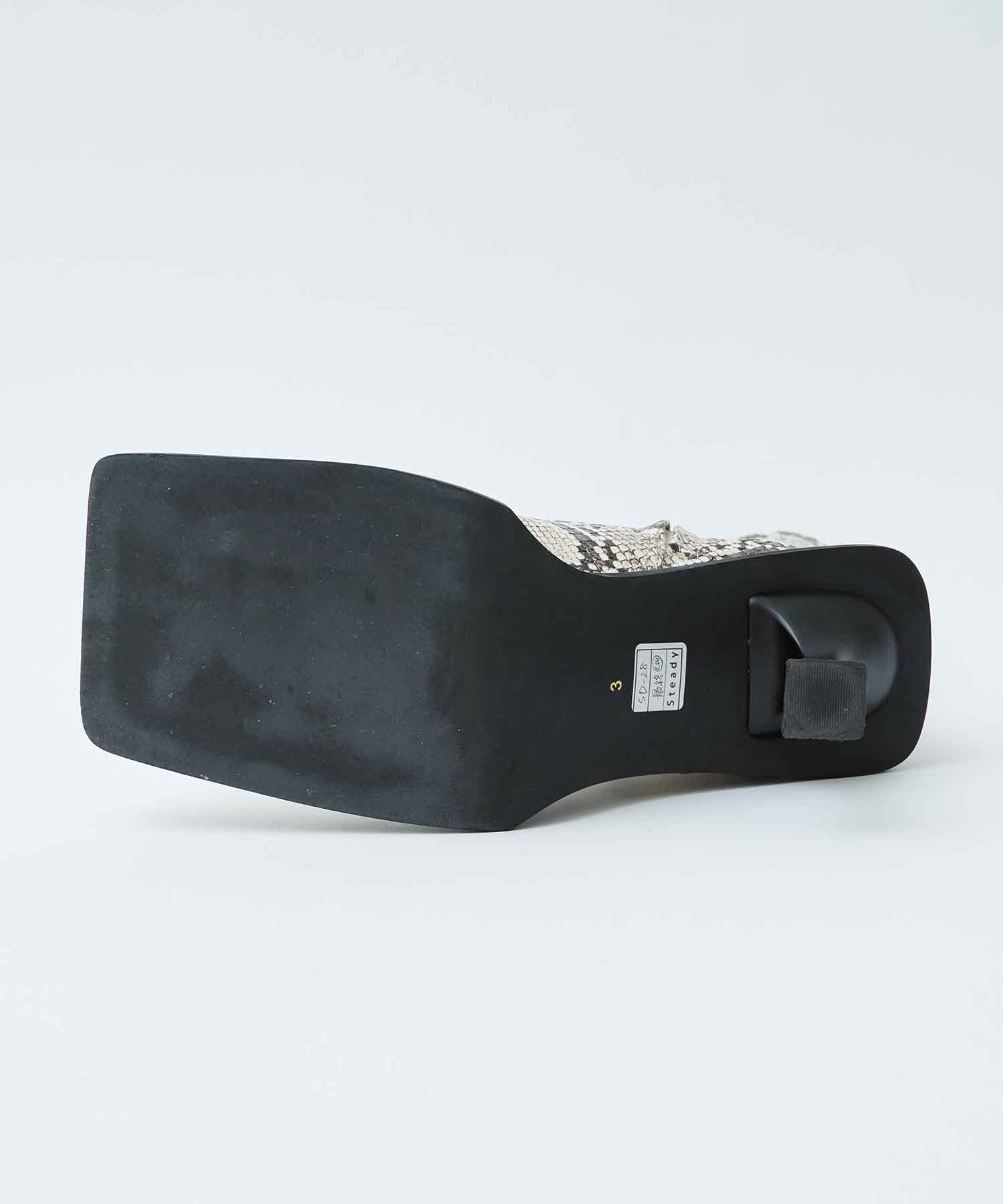 Square Toe Boots STUDIOUS