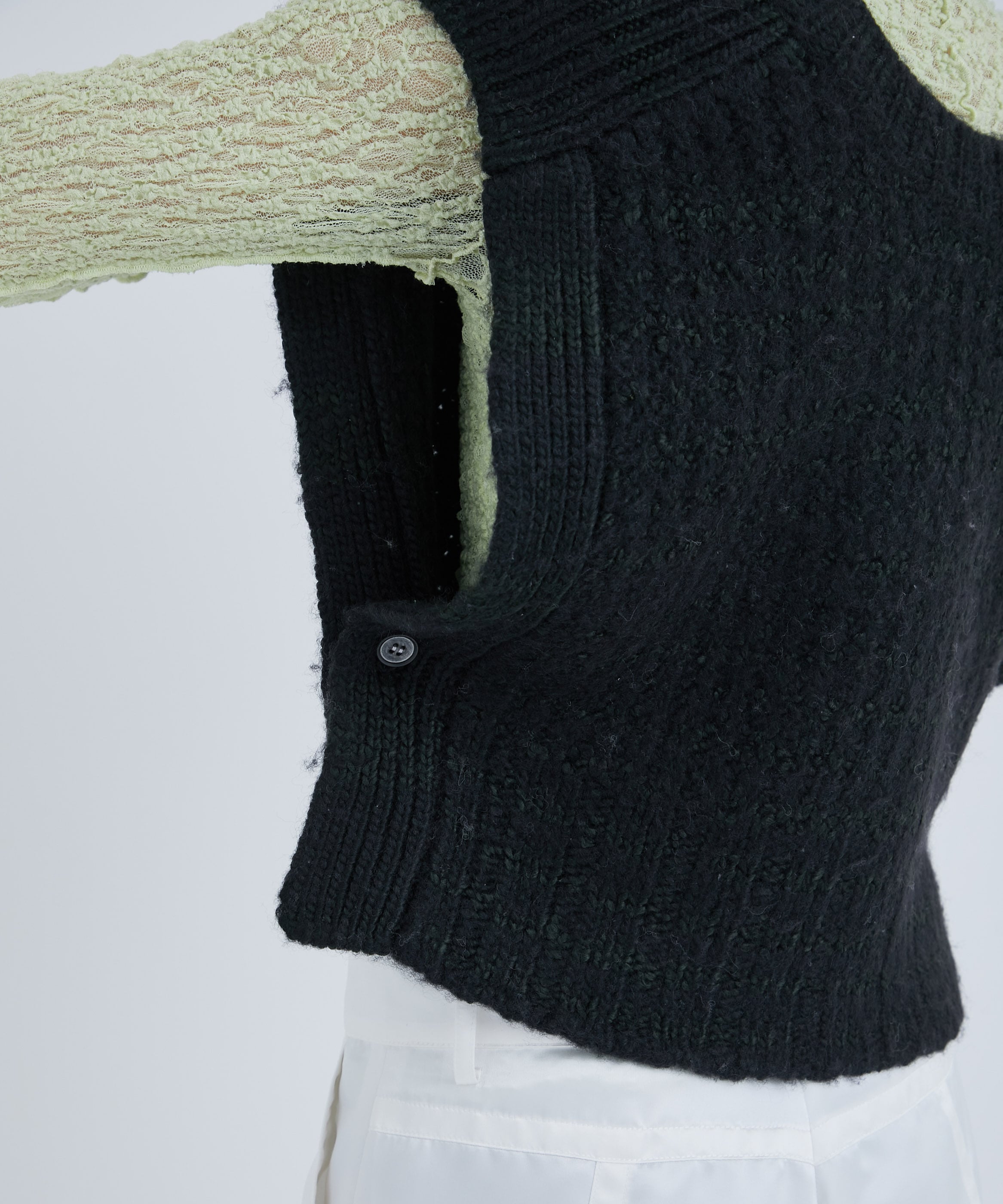 Chanky Yarn Knit Vest STUDIOUS