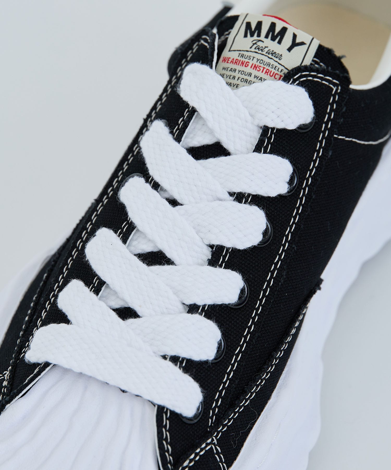 BLAKEY Low original sole canvas low top sneakers Maison MIHARA YASUHIRO