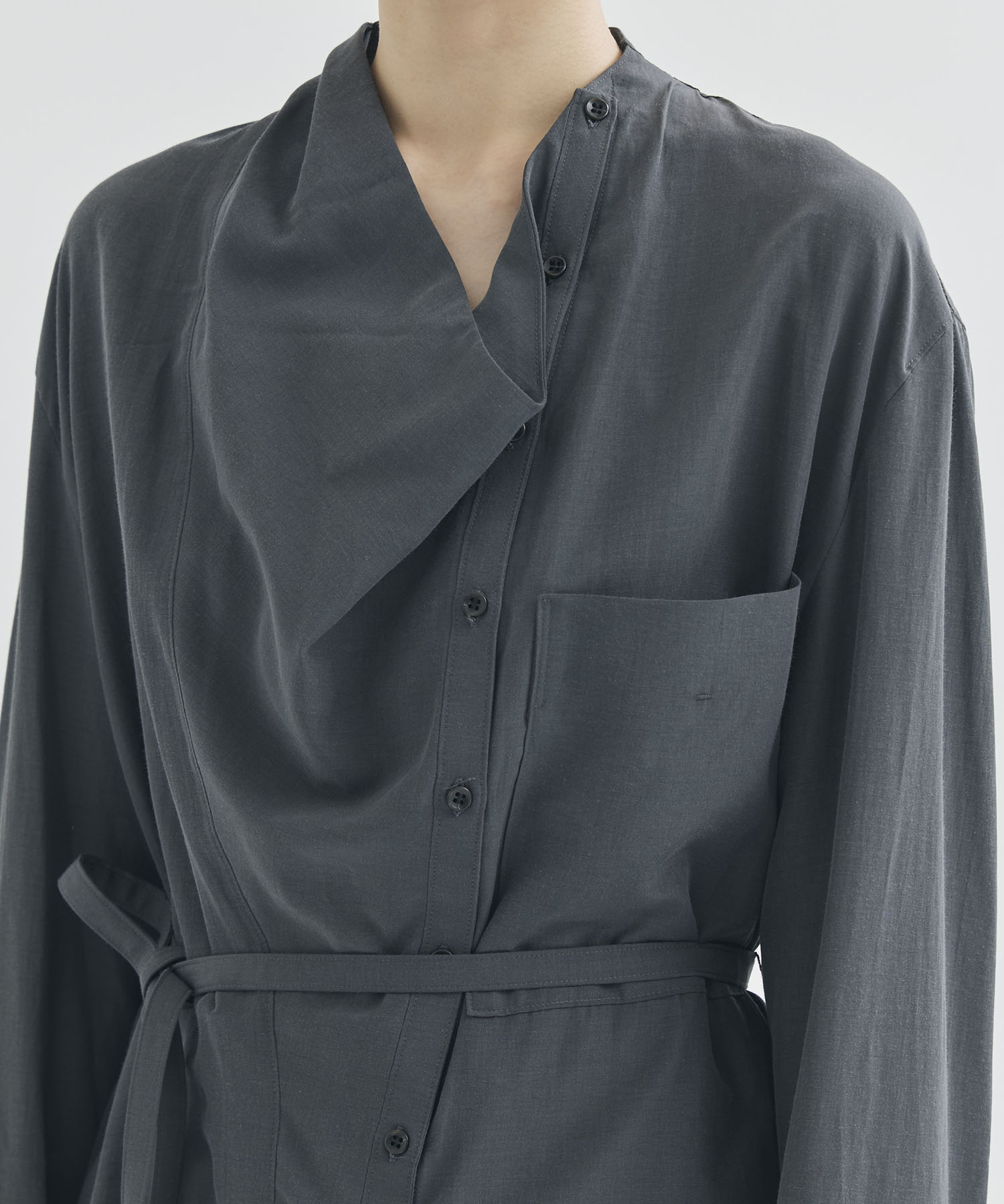 Tilda drape neck shirt GY AKIRANAKA