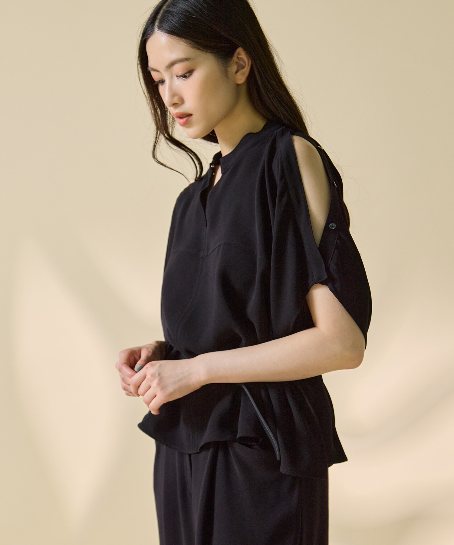 BACK SATIN DRAPE BLOUSE STUDIOUS