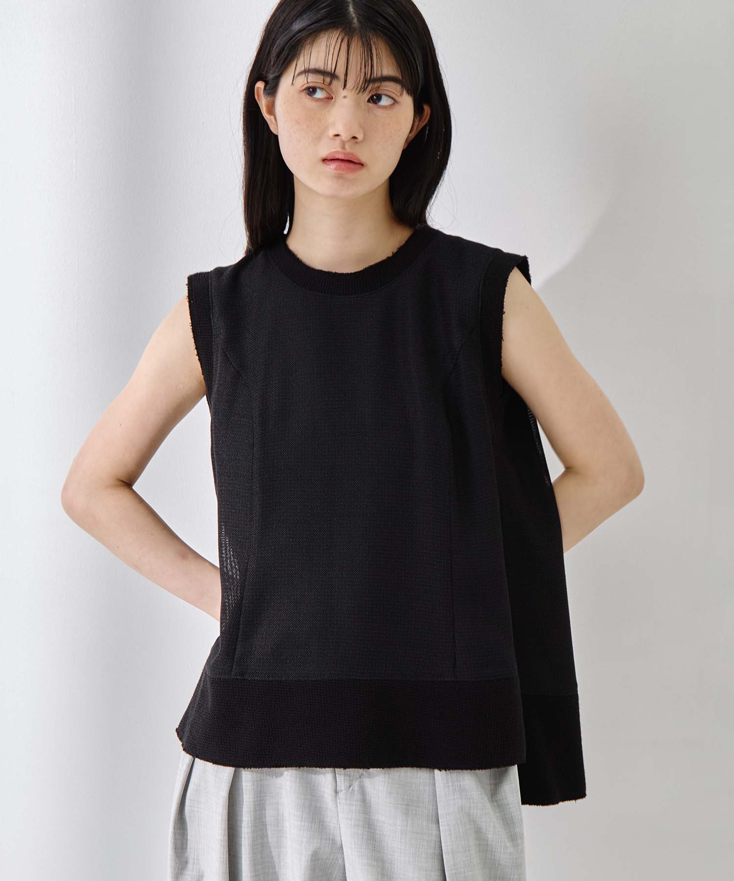 Sleeveless Washable Mesh Blouse STUDIOUS