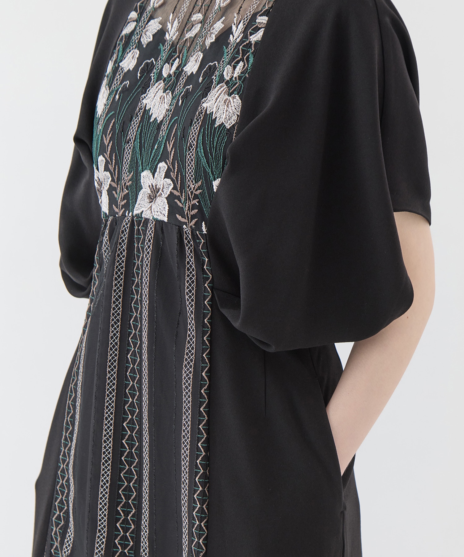 Classic lace dress MURRAL