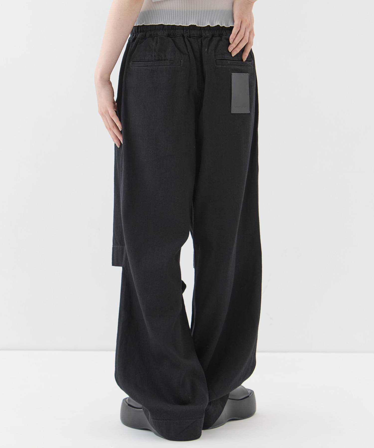 別注Relaxed open knee LIVINGTONE