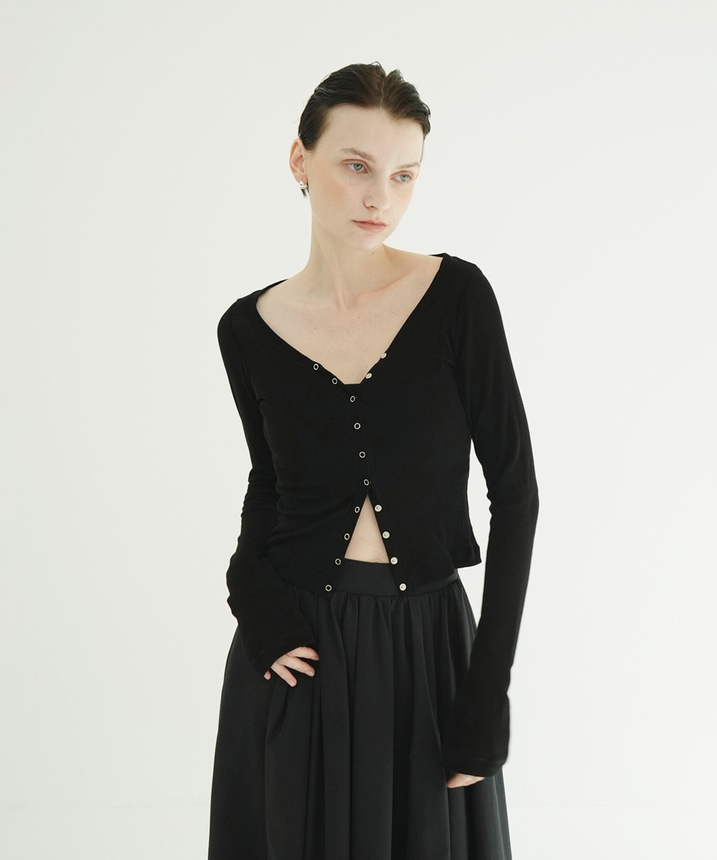 CURVED NECK LAYERED SET TOPS CLANE