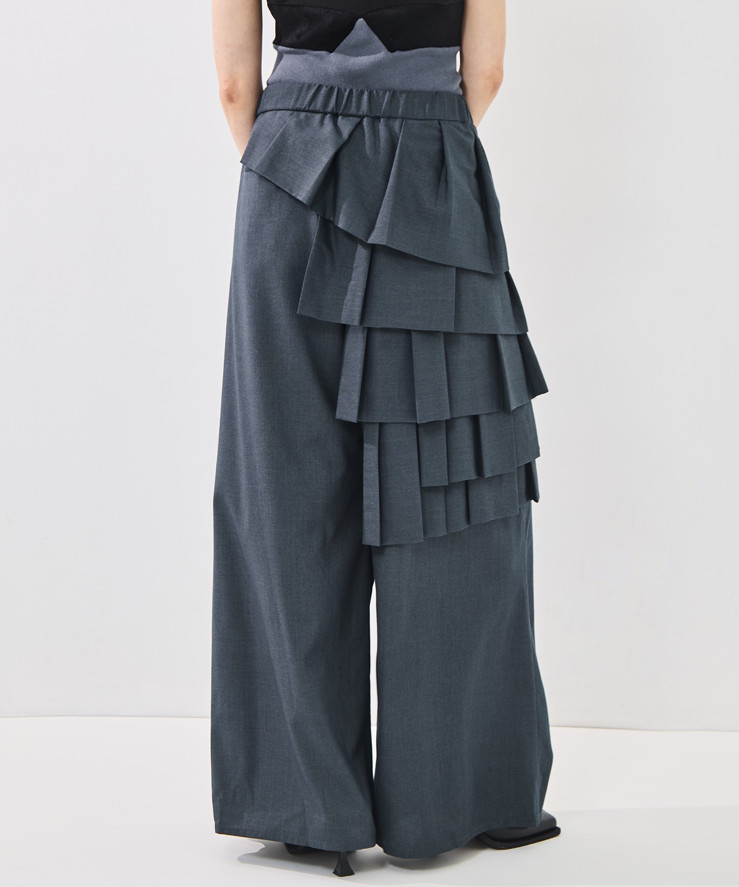 RUFFLE PANTS TAAKK