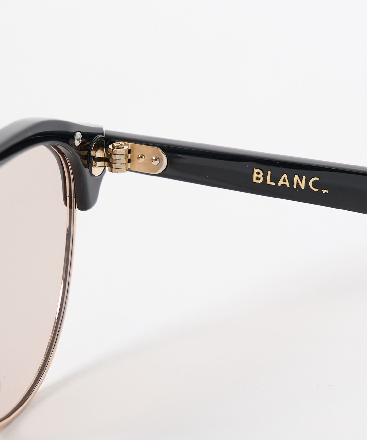 B0046 BLANC