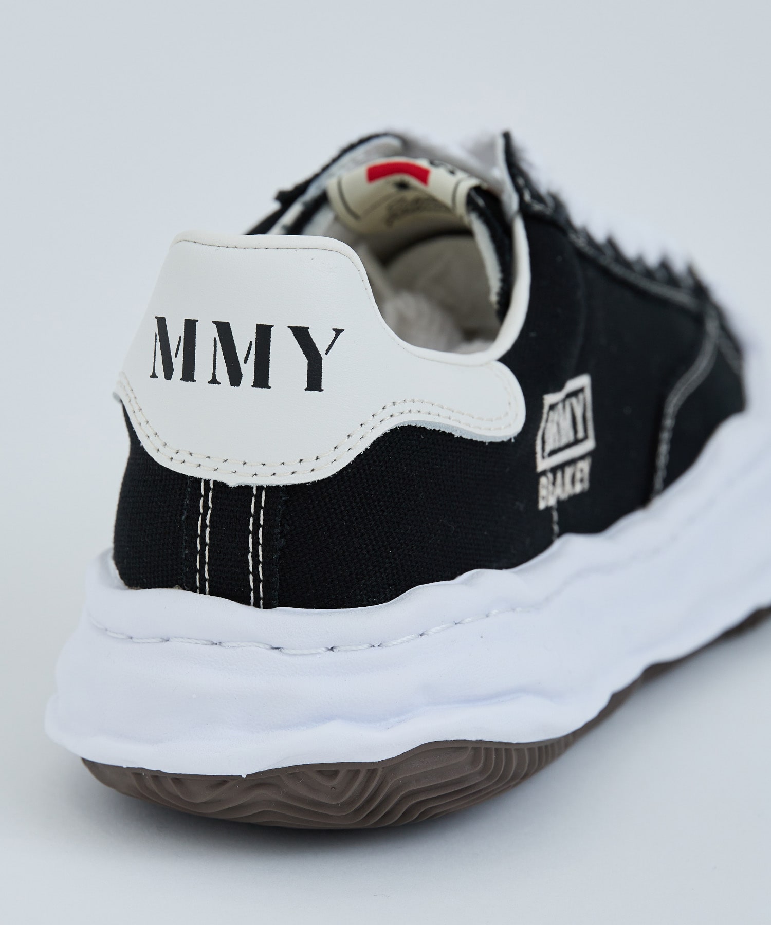 BLAKEY Low original sole canvas low top sneakers Maison MIHARA YASUHIRO