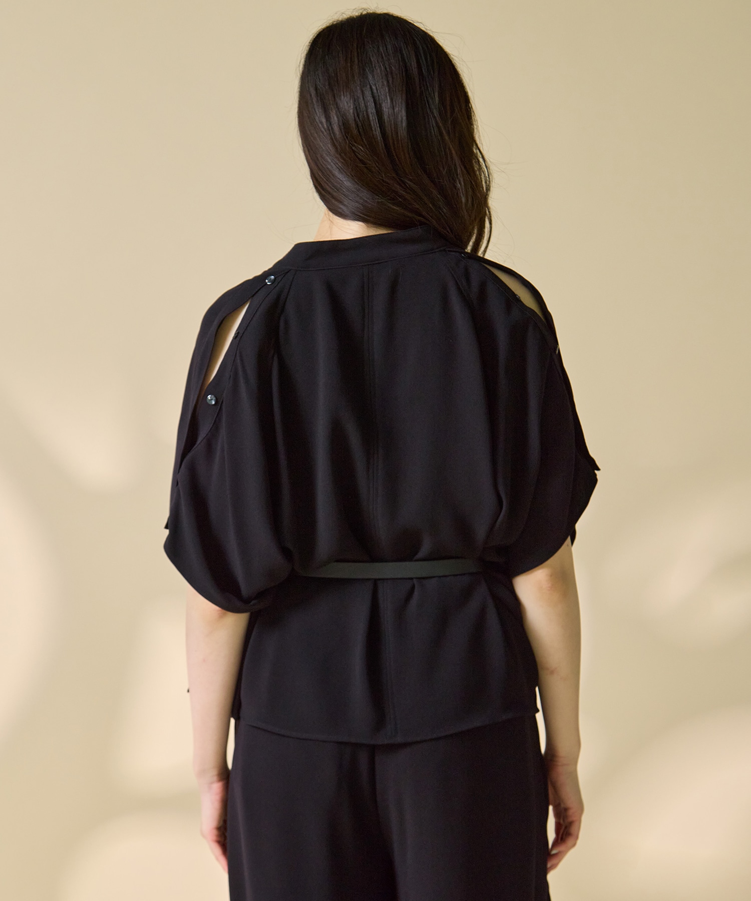 BACK SATIN DRAPE BLOUSE STUDIOUS