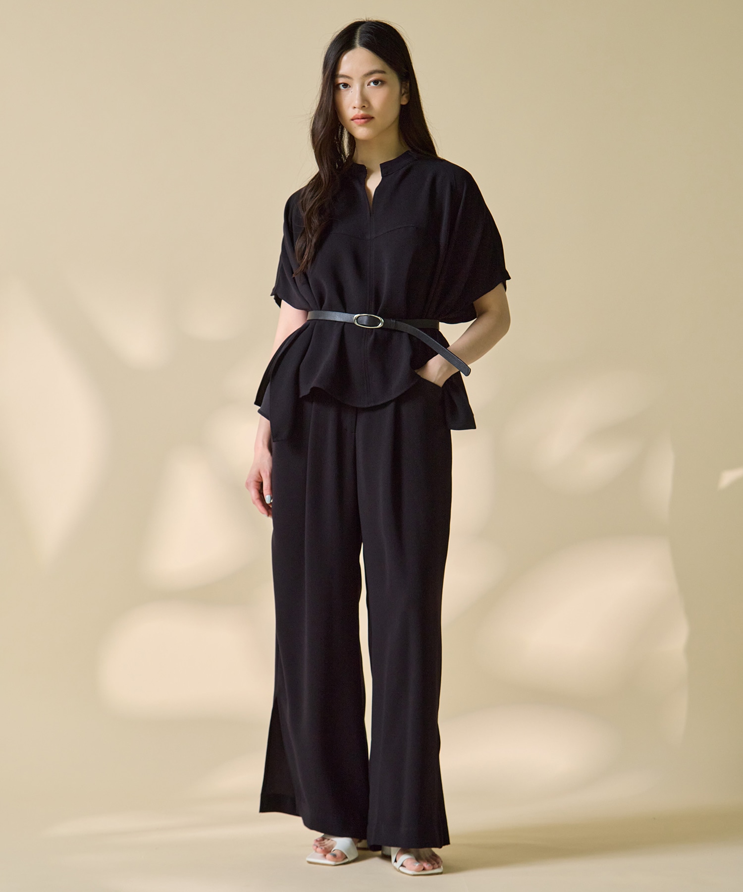 BACK SATIN SIDE SLIT PANTS STUDIOUS