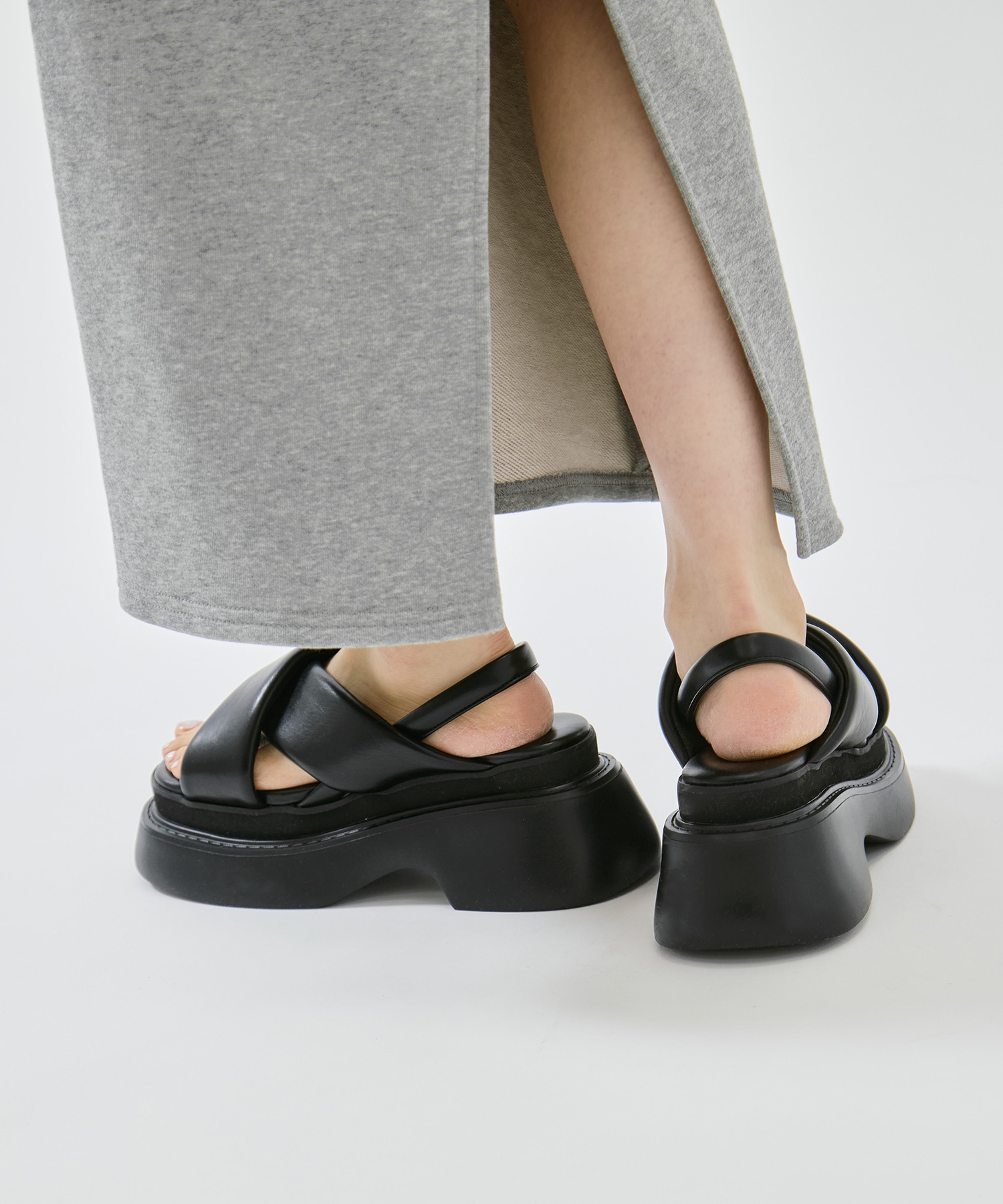 Padded Cross Sandals STUDIOUS
