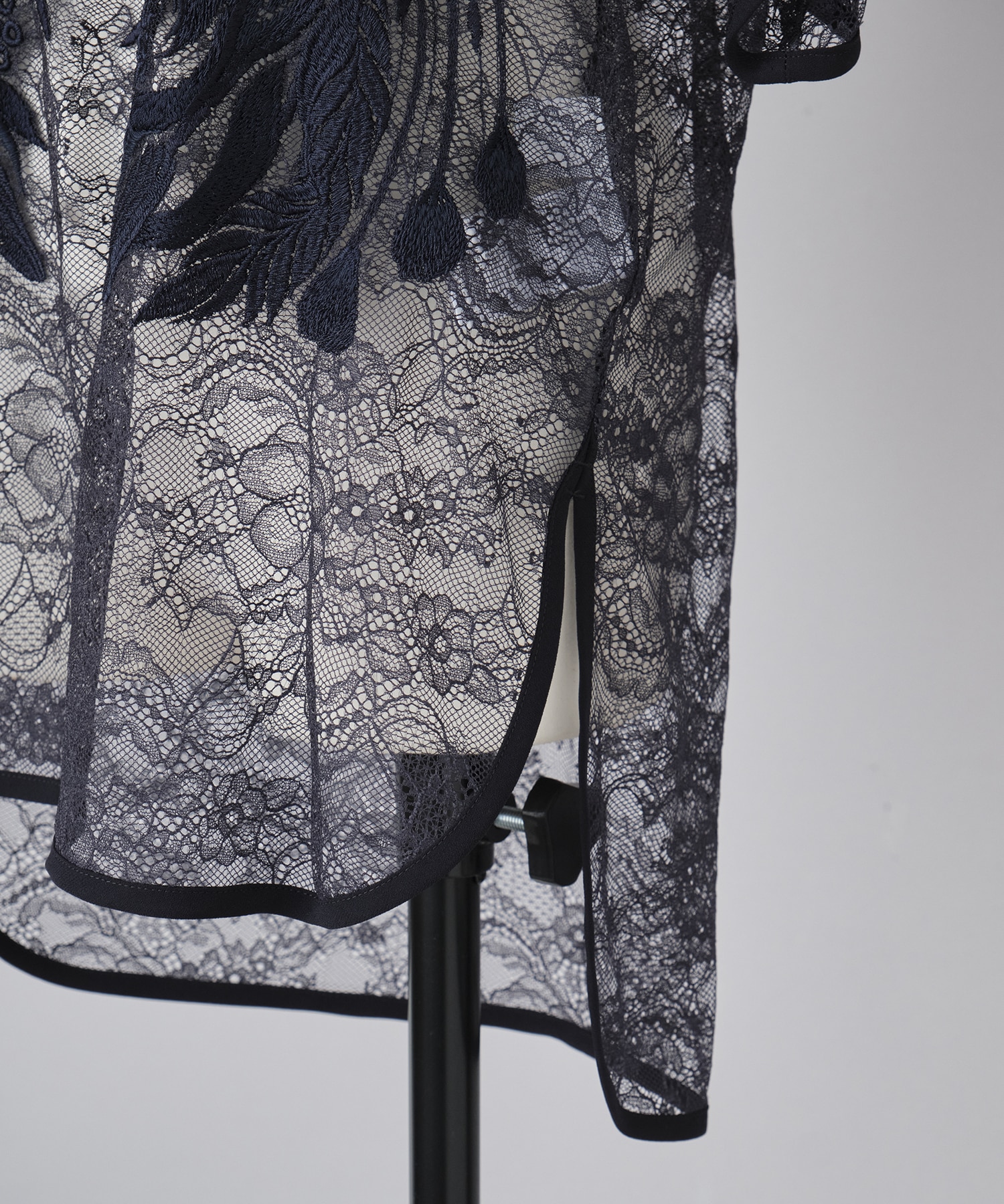 Raschel Lace Embroidered Top Mame Kurogouchi