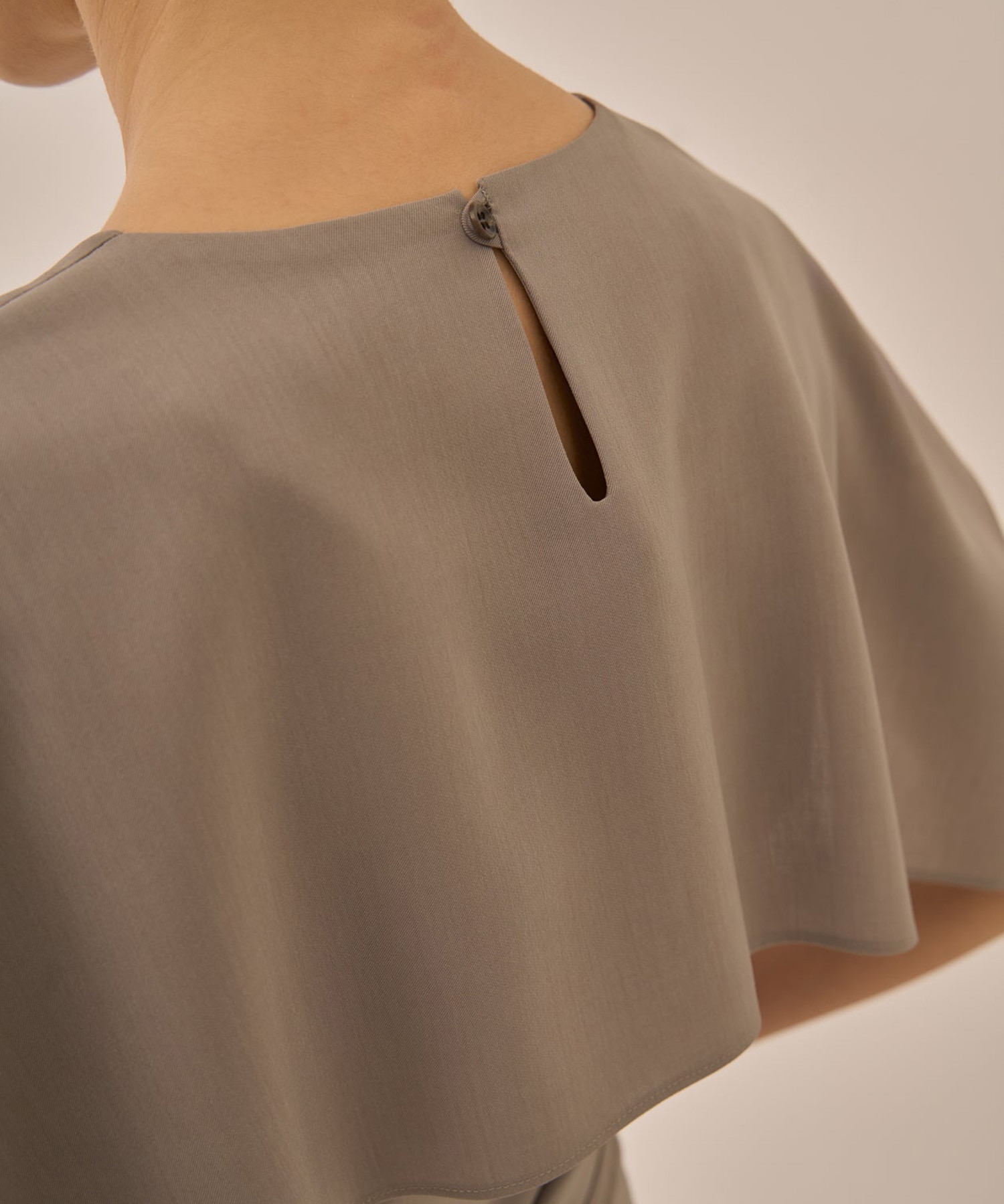 Selina back cape dress AKIRANAKA