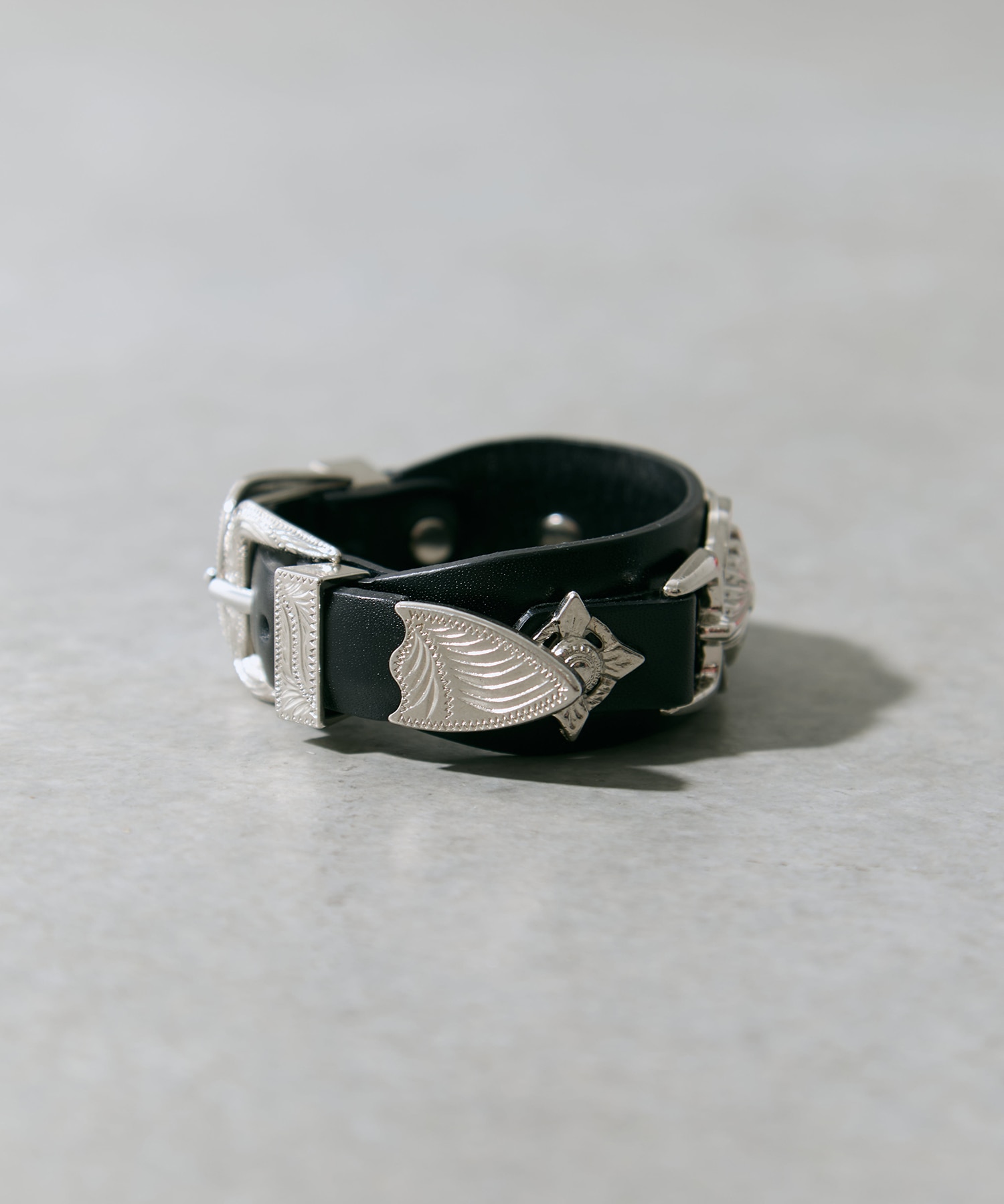 Double buckle concho bangle TOGA