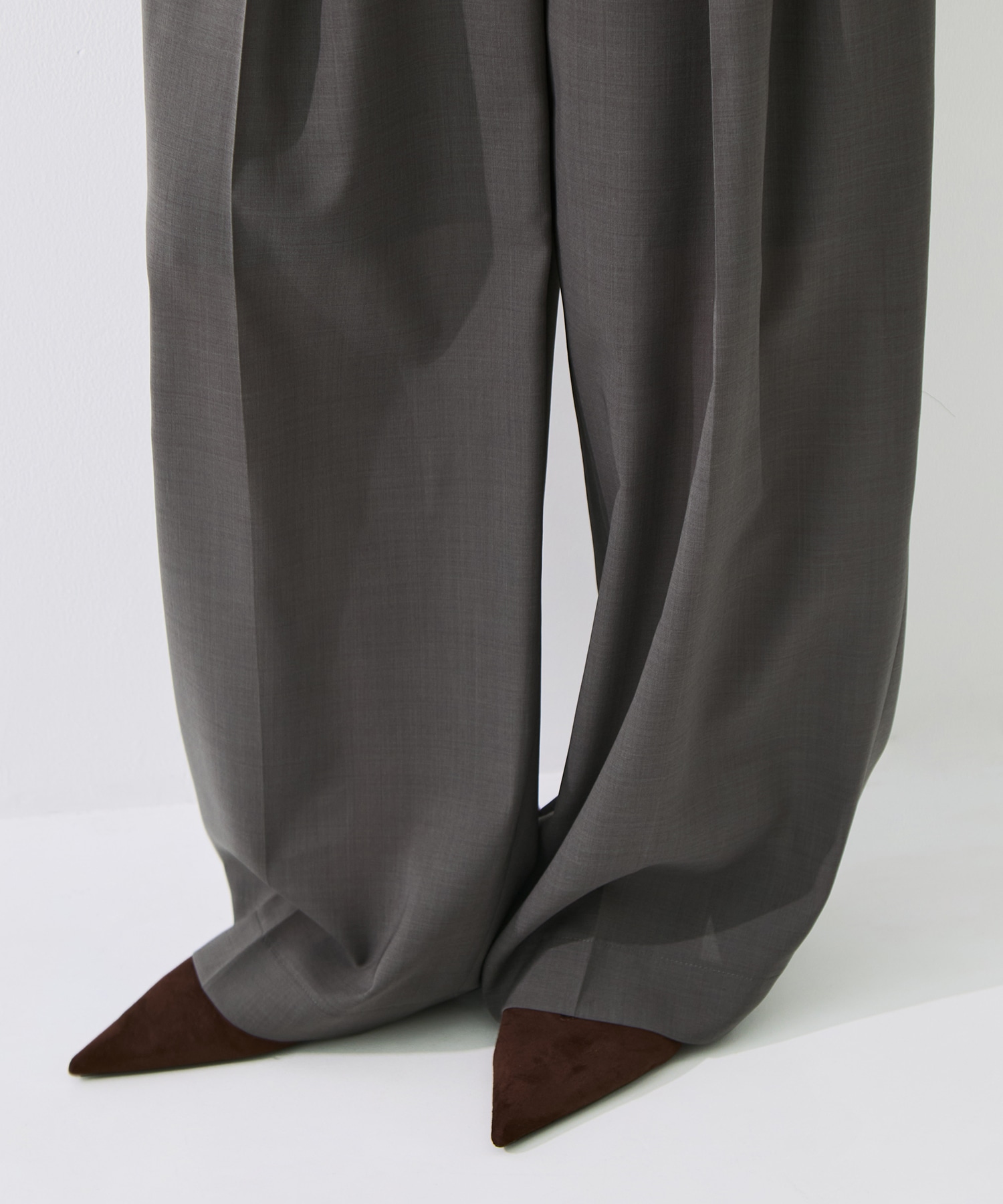 Double Tucked Trousers STUDIOUS