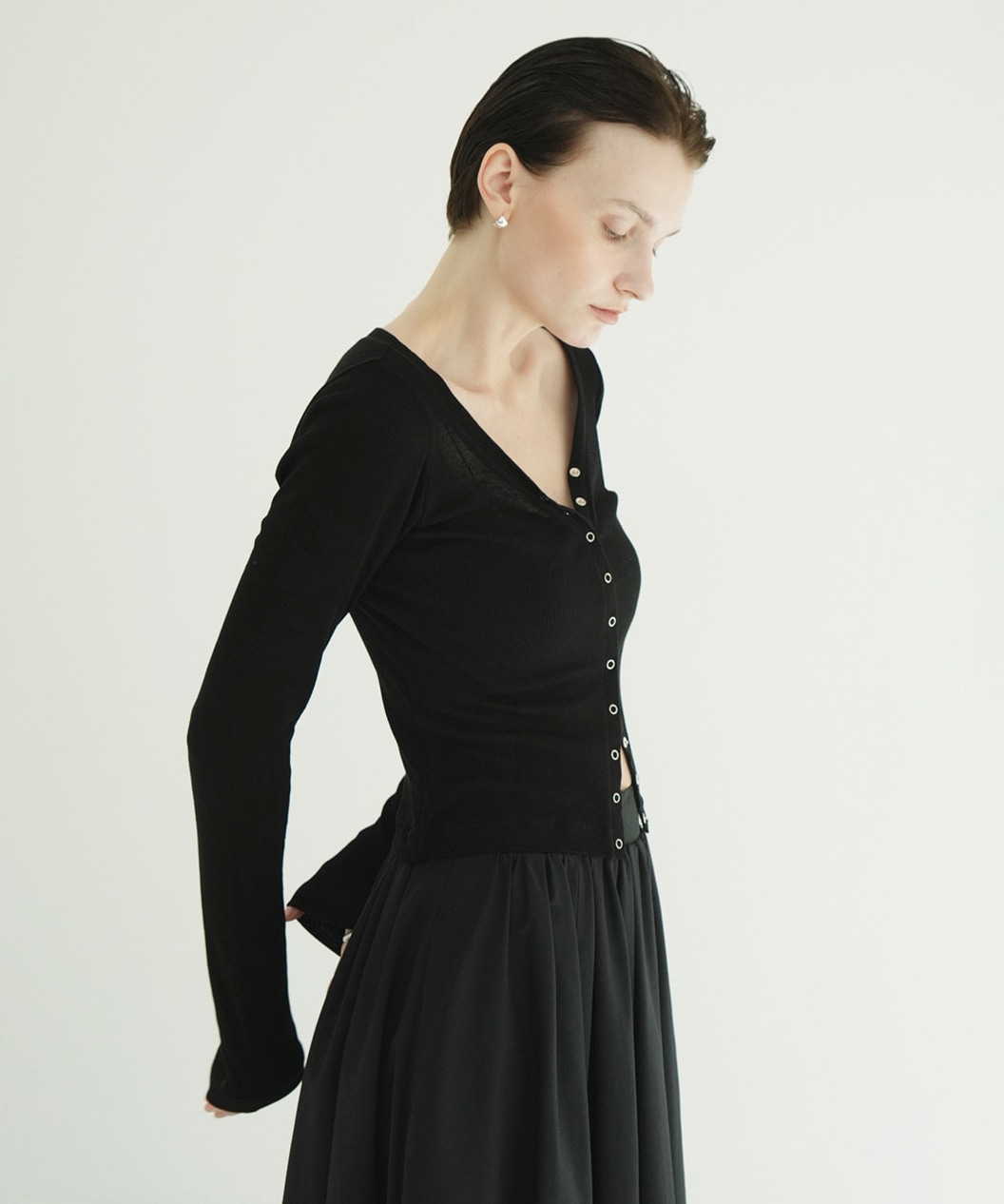 CURVED NECK LAYERED SET TOPS CLANE