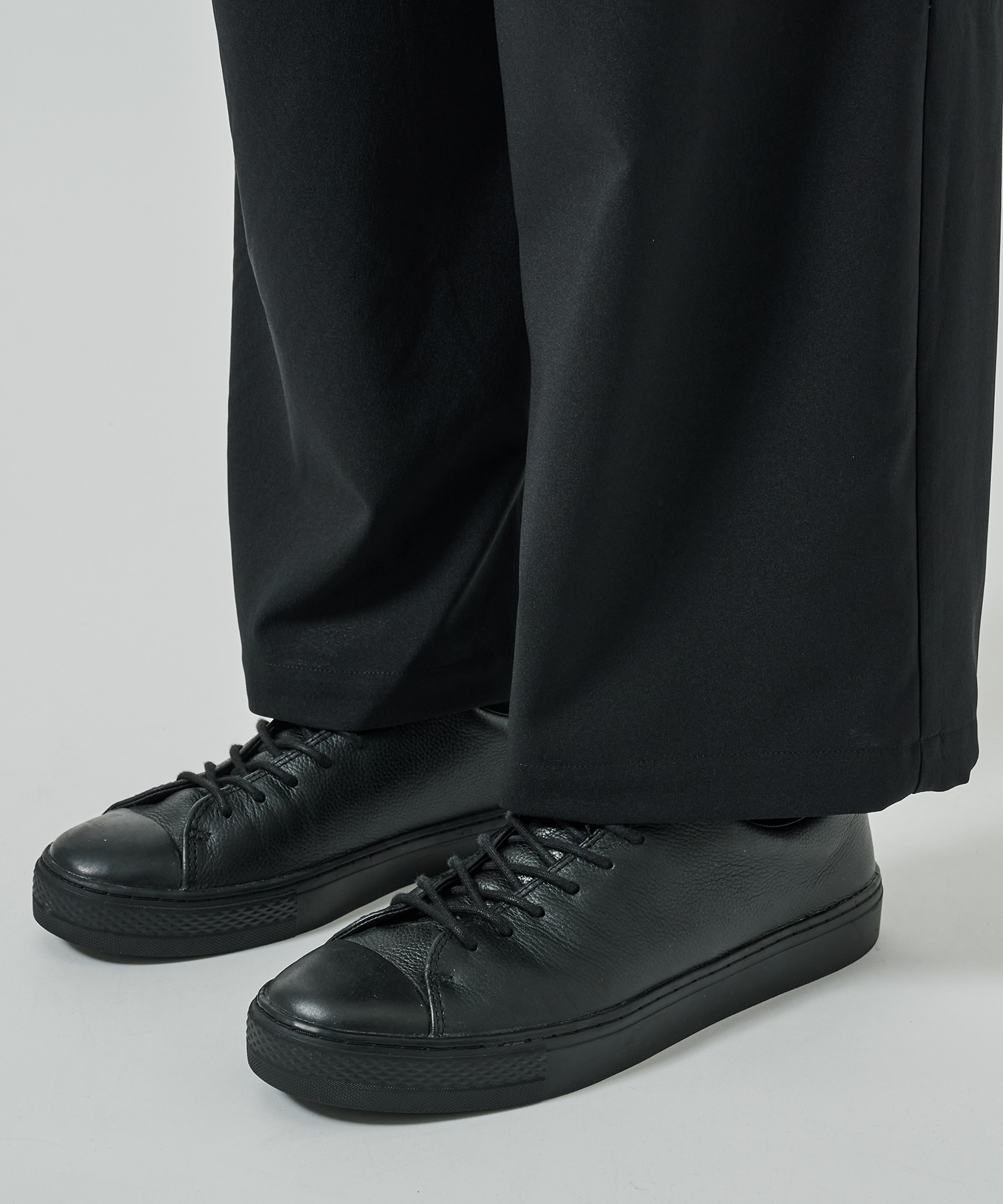 〈別注〉TWO TUCK EASY TROUSERS MARKAWARE/marka