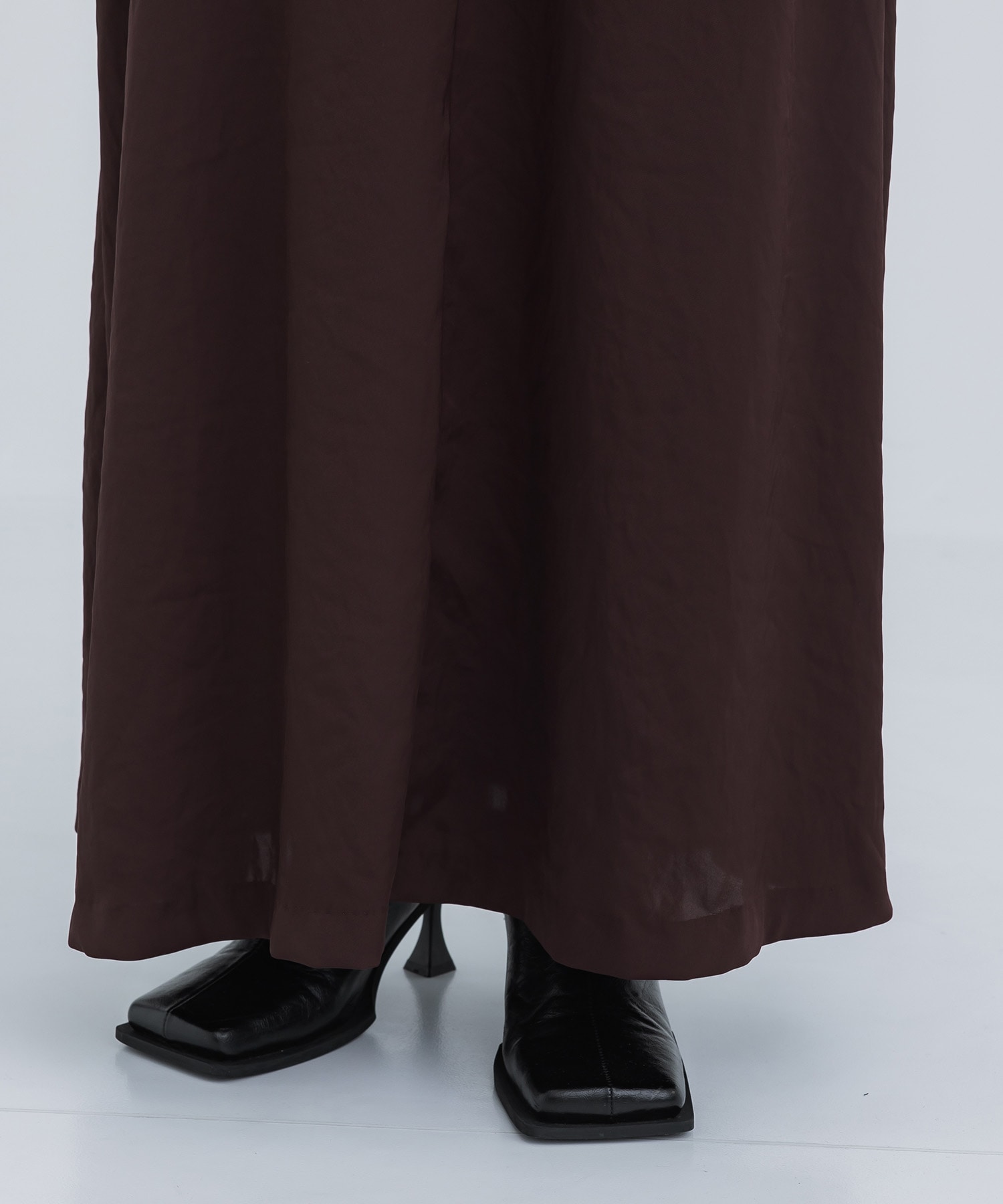 EMBROIDERED V-NECK MIDI DRESS FETICO