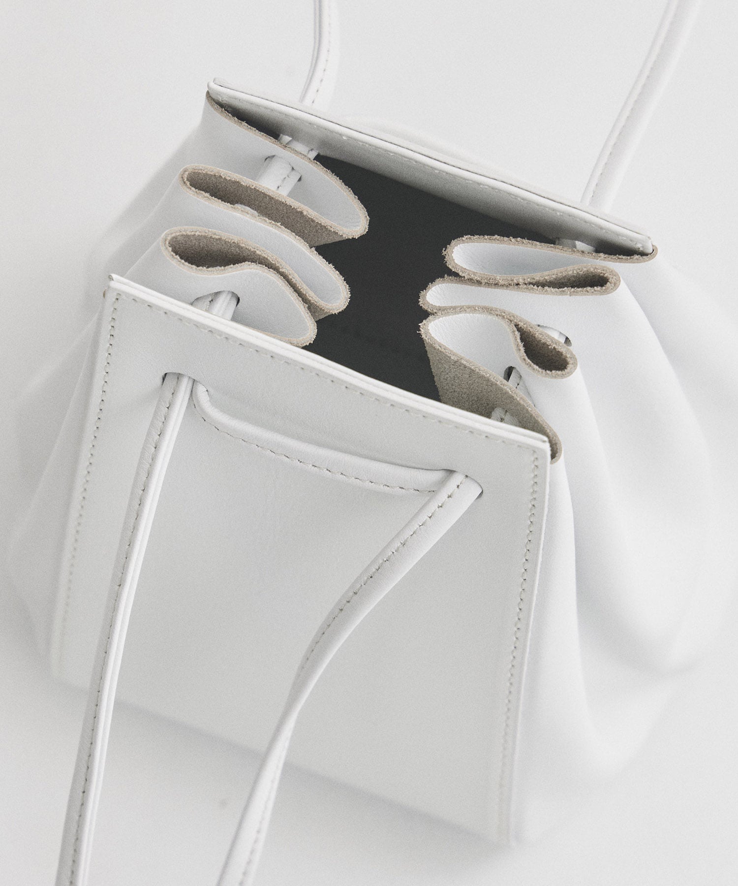 別注レザー巾着BAG COURTNEY ORLA