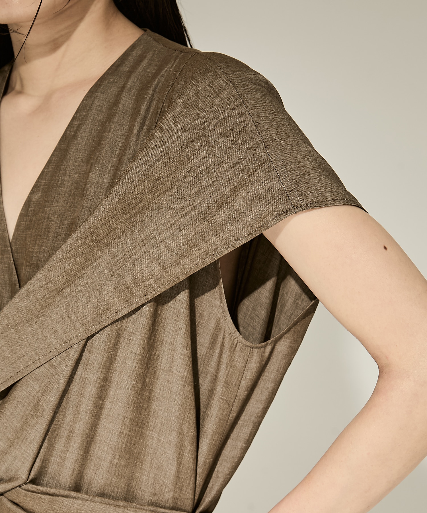 Valeria knot panel dress KH AKIRANAKA