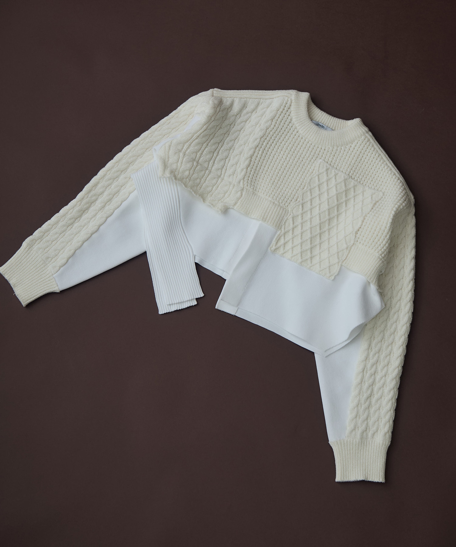 CABLE LAYER SHORT KNIT TOP UN3D.