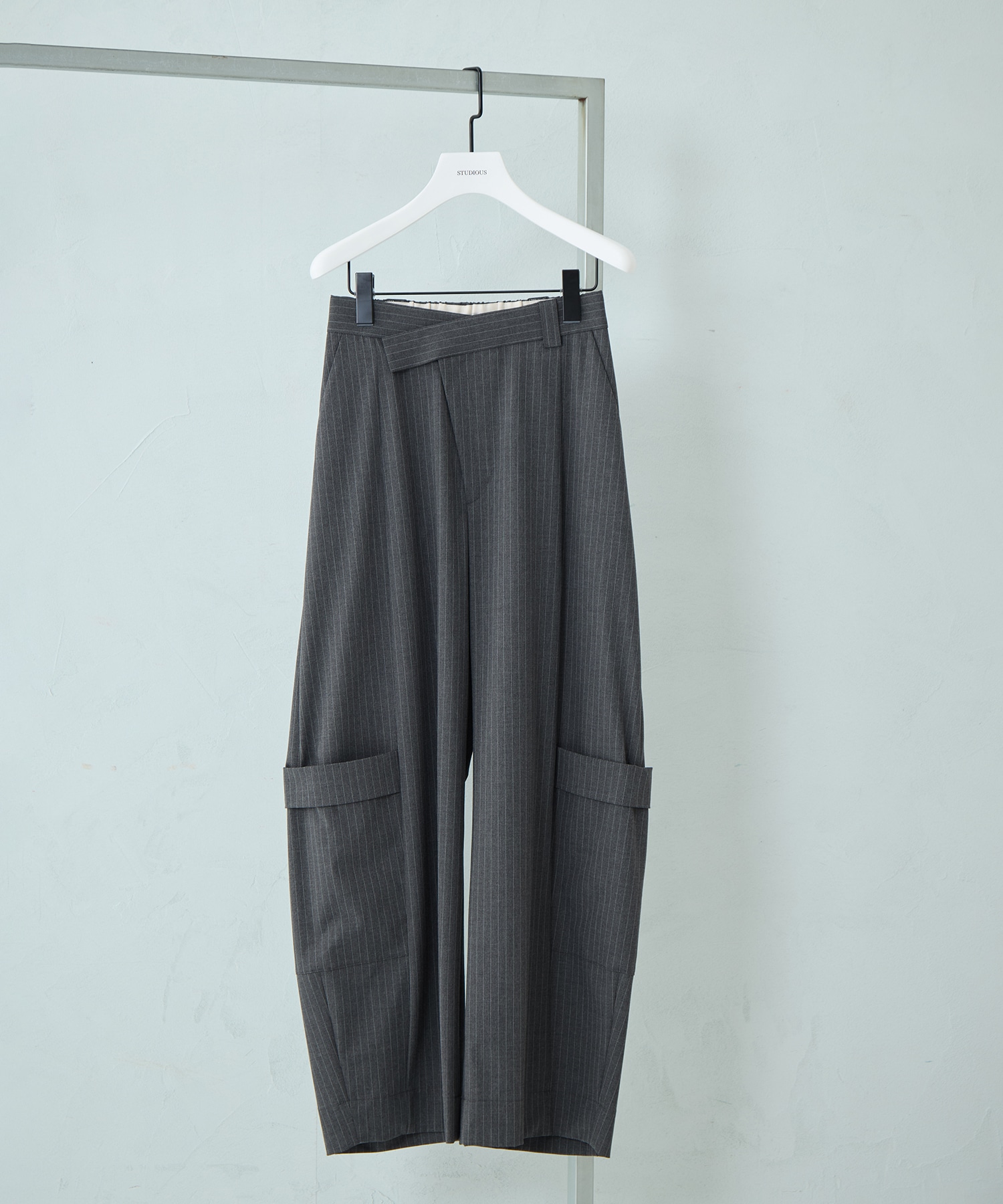 Soft Barrel Leg Flap Cargo Trousers STUDIOUS