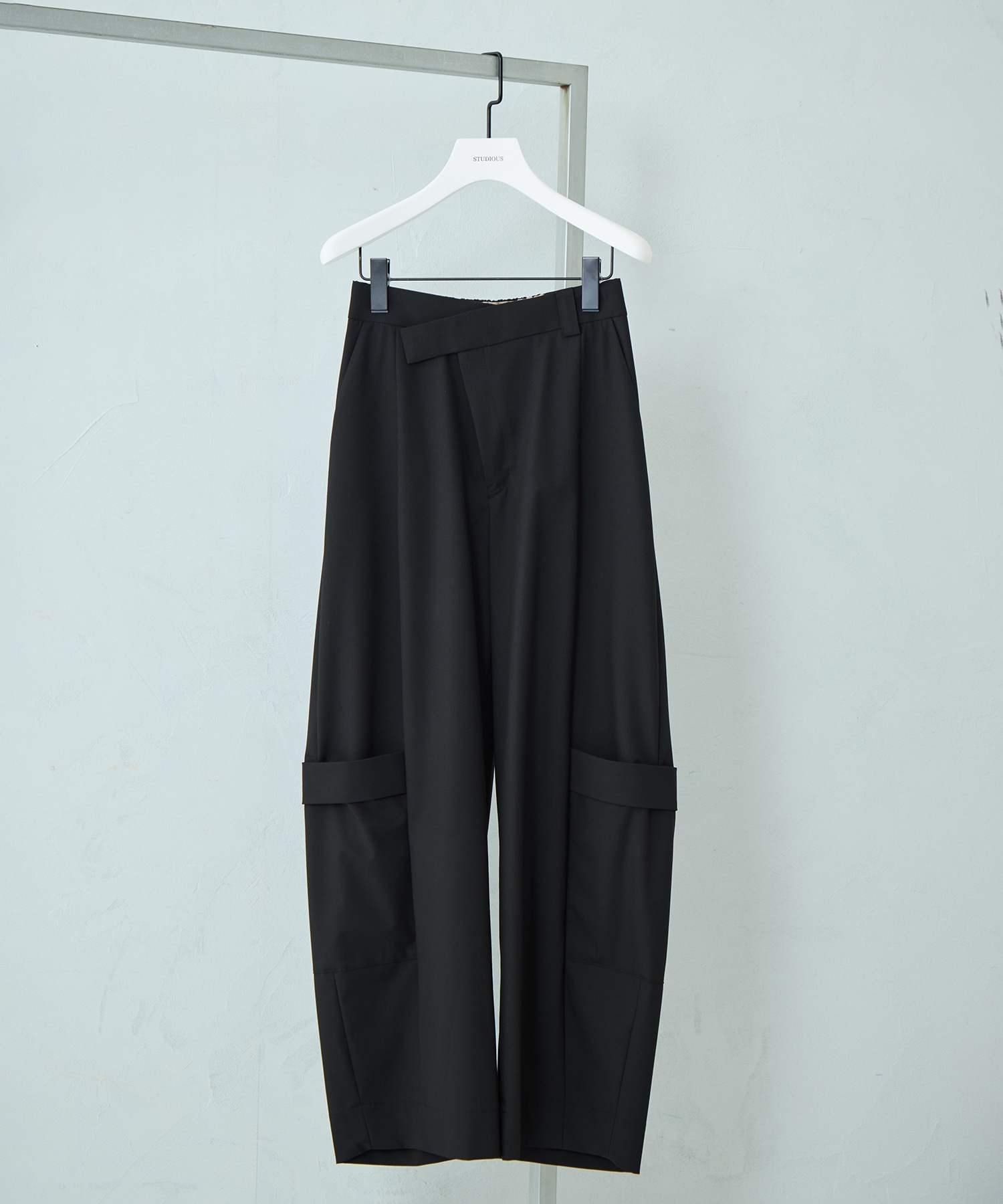 Soft Barrel Leg Flap Cargo Trousers STUDIOUS