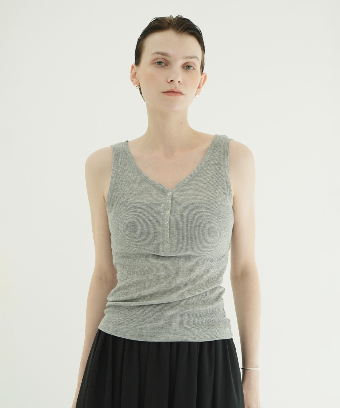 CURVED NECK LAYERED SET TOPS CLANE