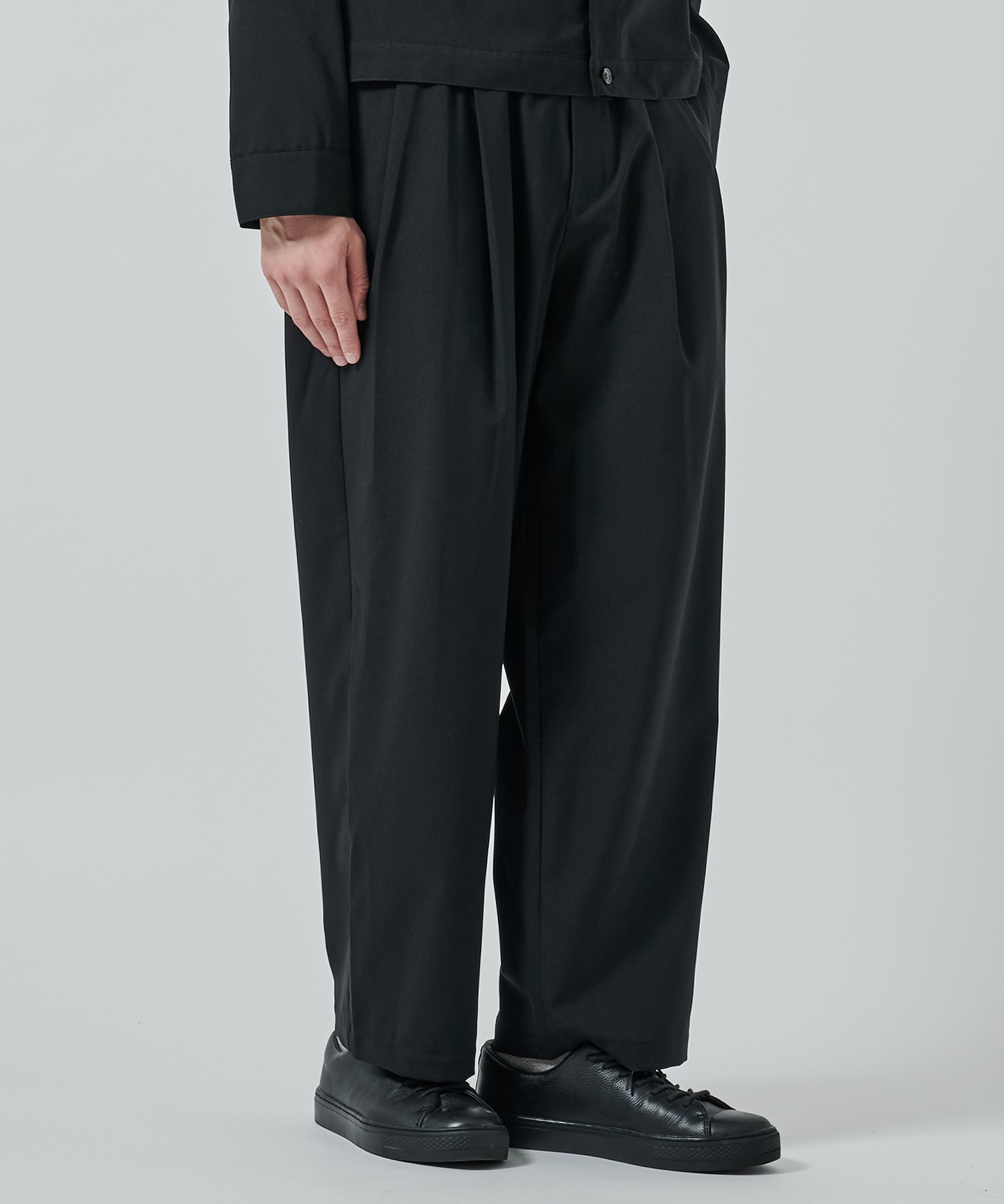 〈別注〉TWO TUCK EASY TROUSERS