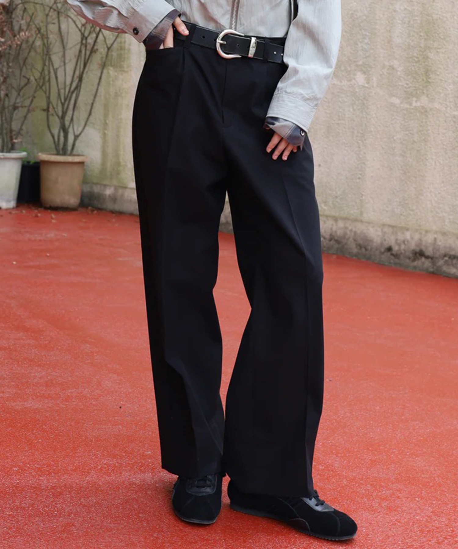 ONE TUCK SLACKS