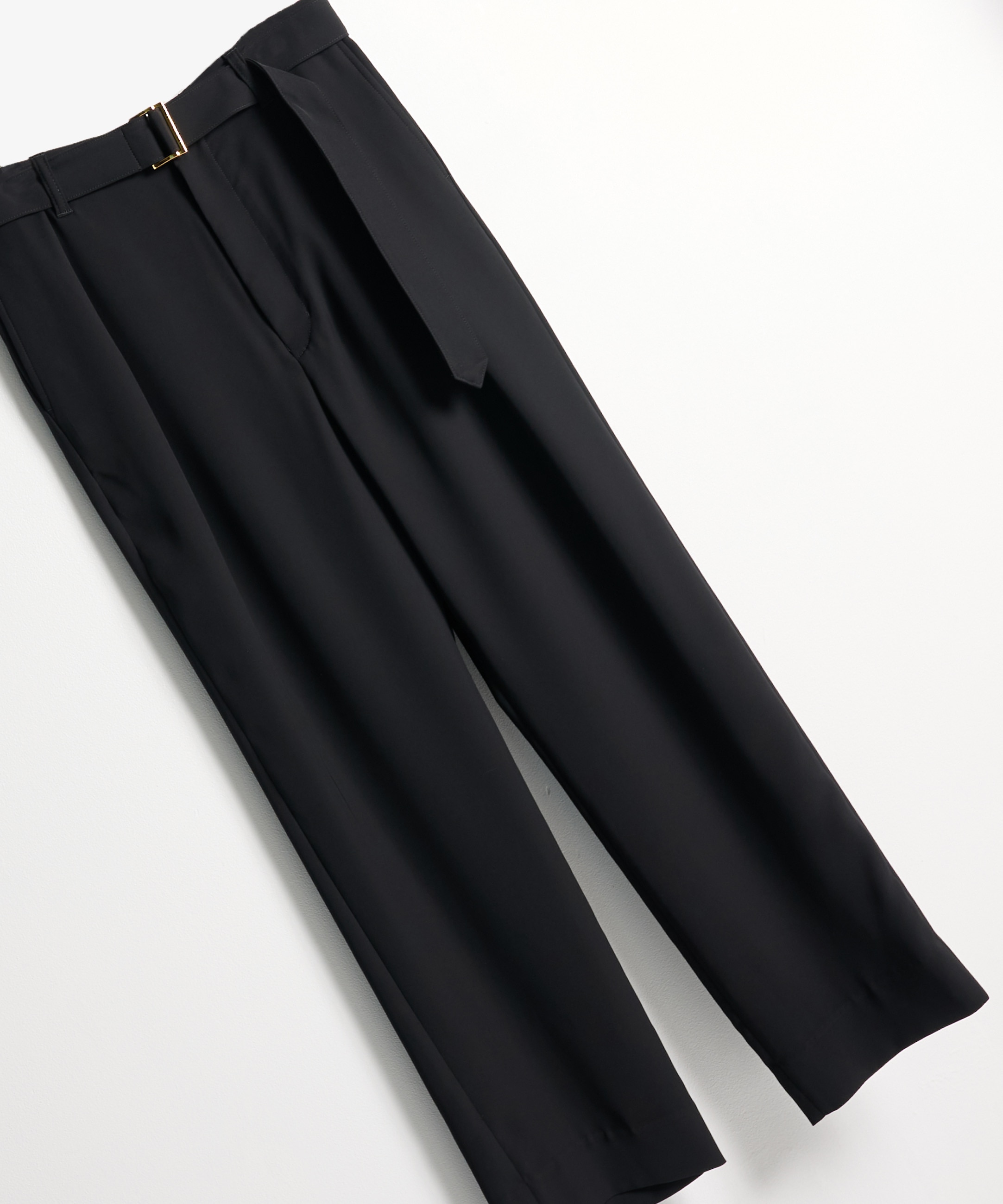 Dry Double Satin 1Tuck Pant with Long Belt