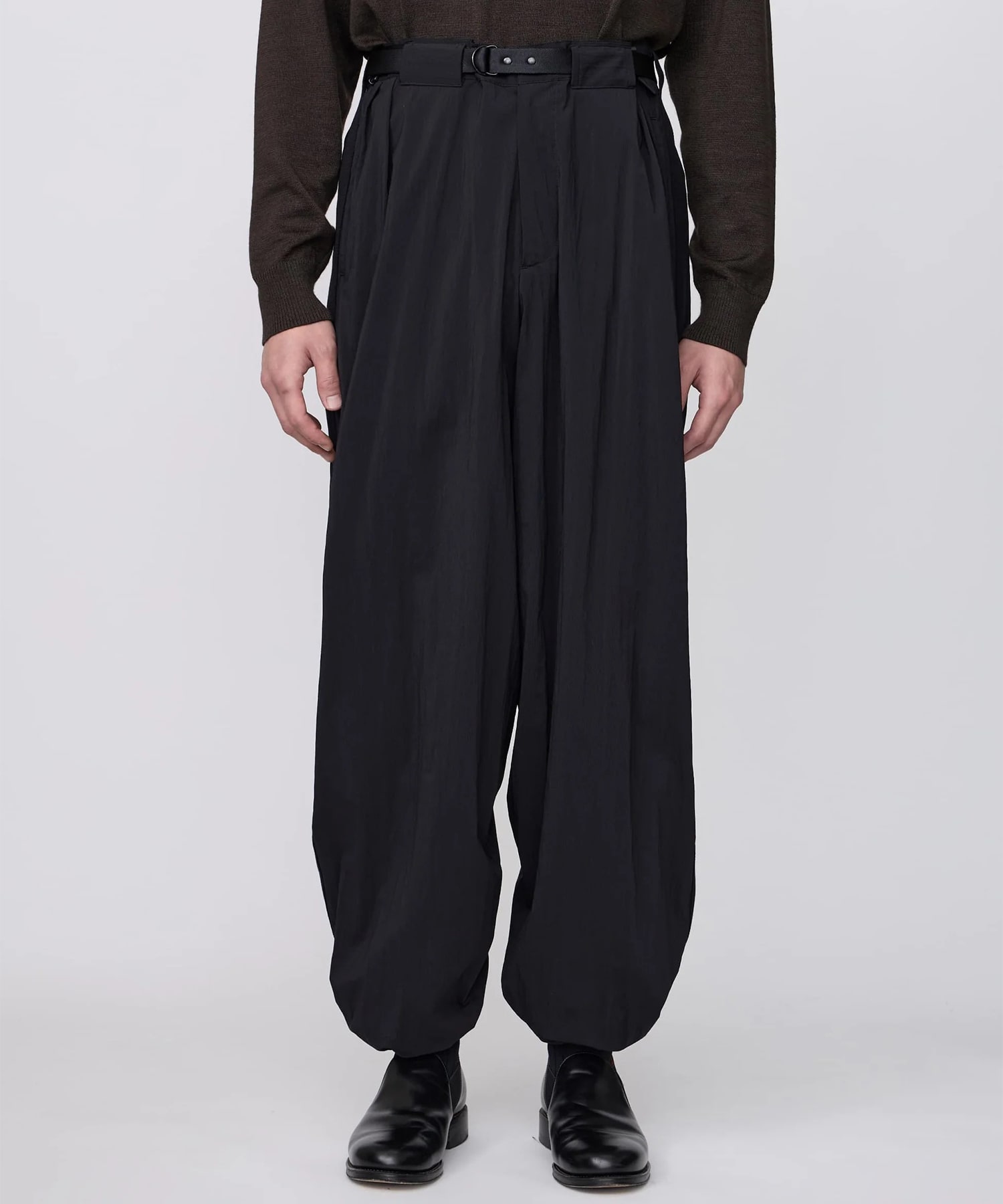BELTED FORM-CHANGE PANTS