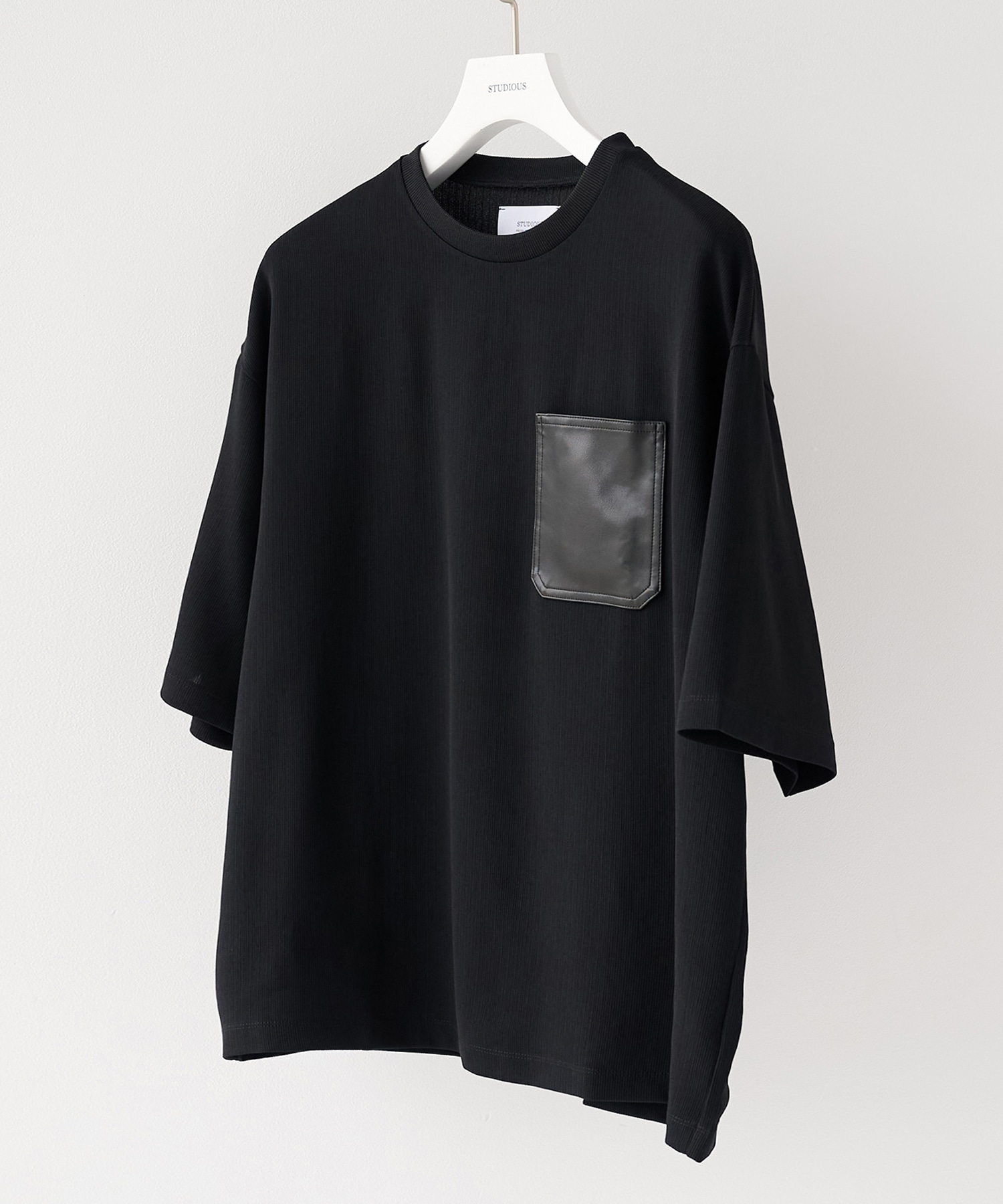 DRY DOBBY LEATHER POCKET TEE