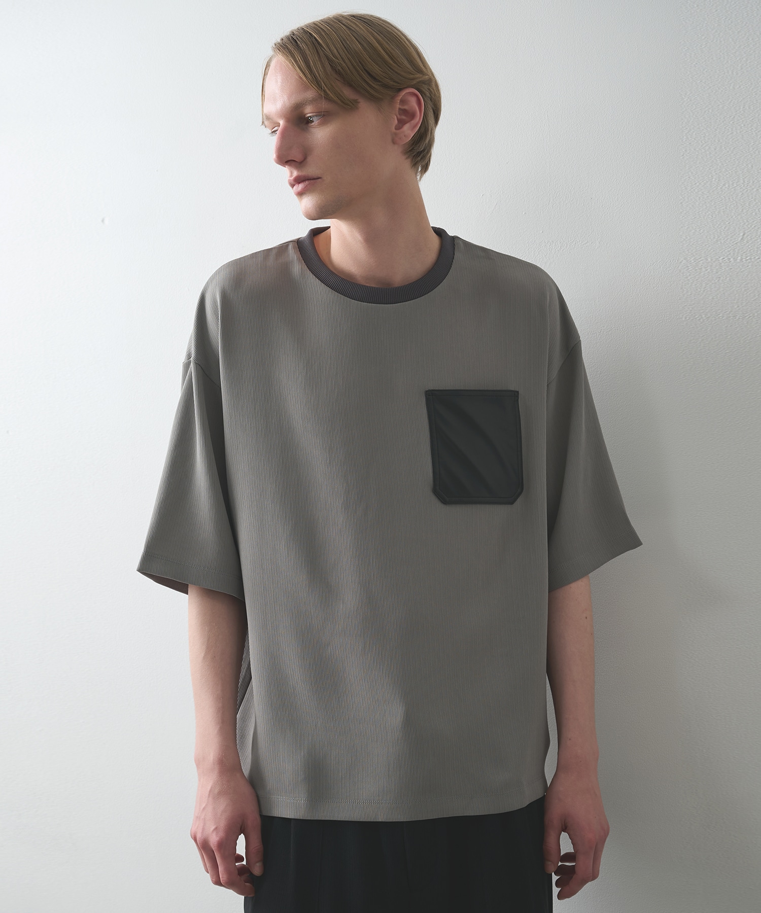 DRY DOBBY LEATHER POCKET TEE