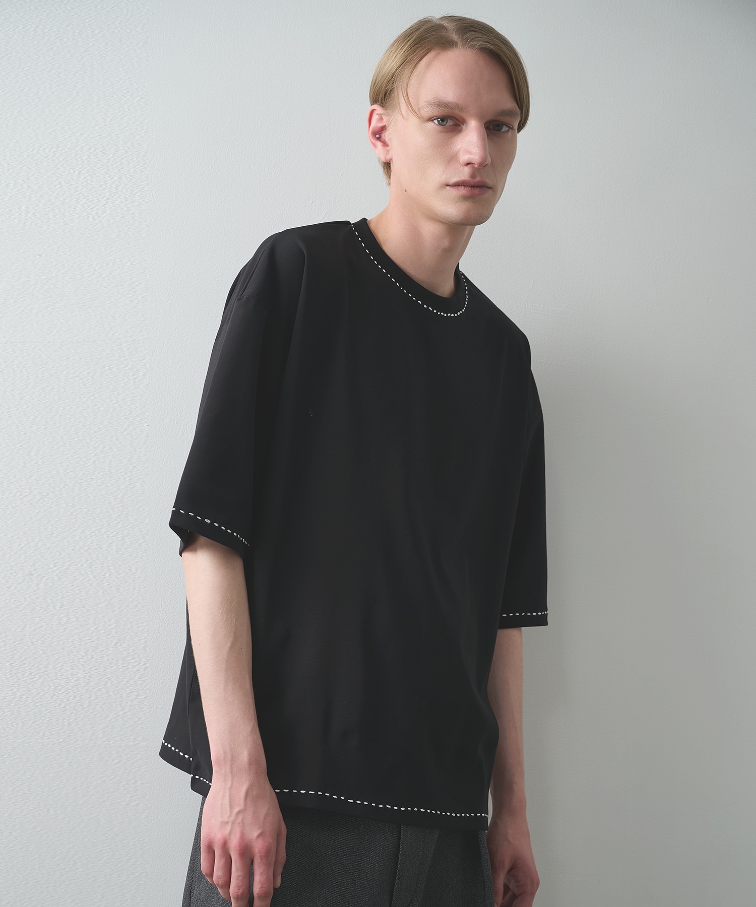 HAND STITCH TEE