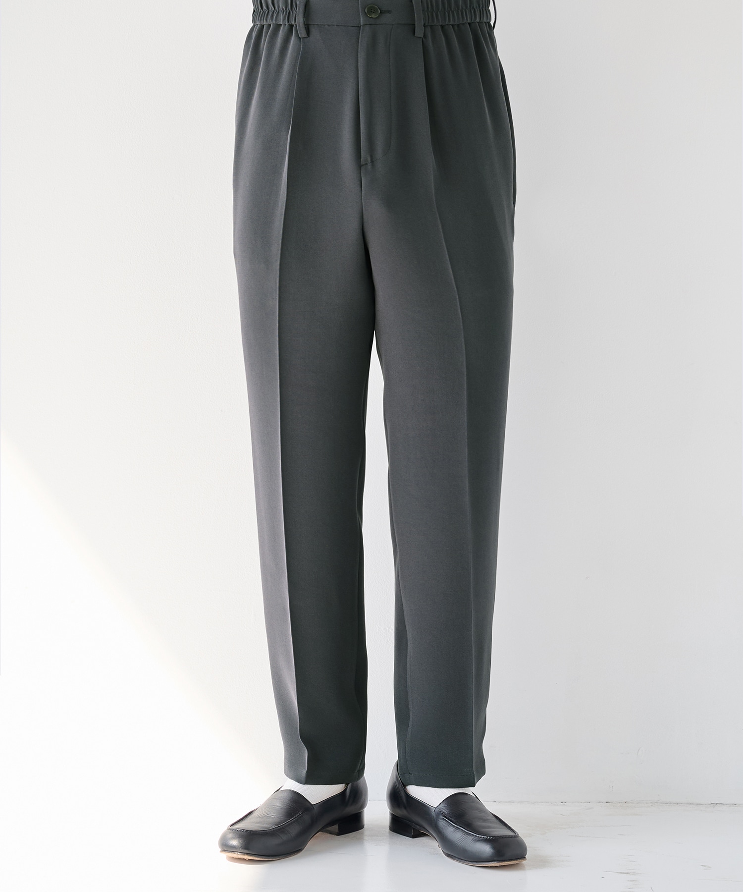 SUMMER ESSENTIAL TAPERED PANTS