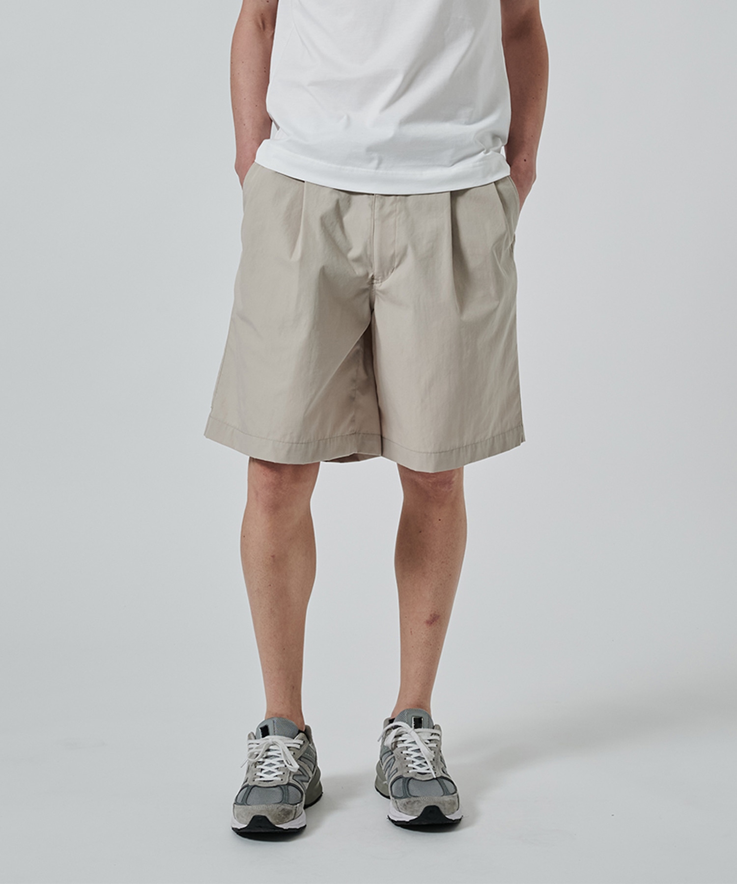 9251-CP50-005 TUCK HALF PANTS
