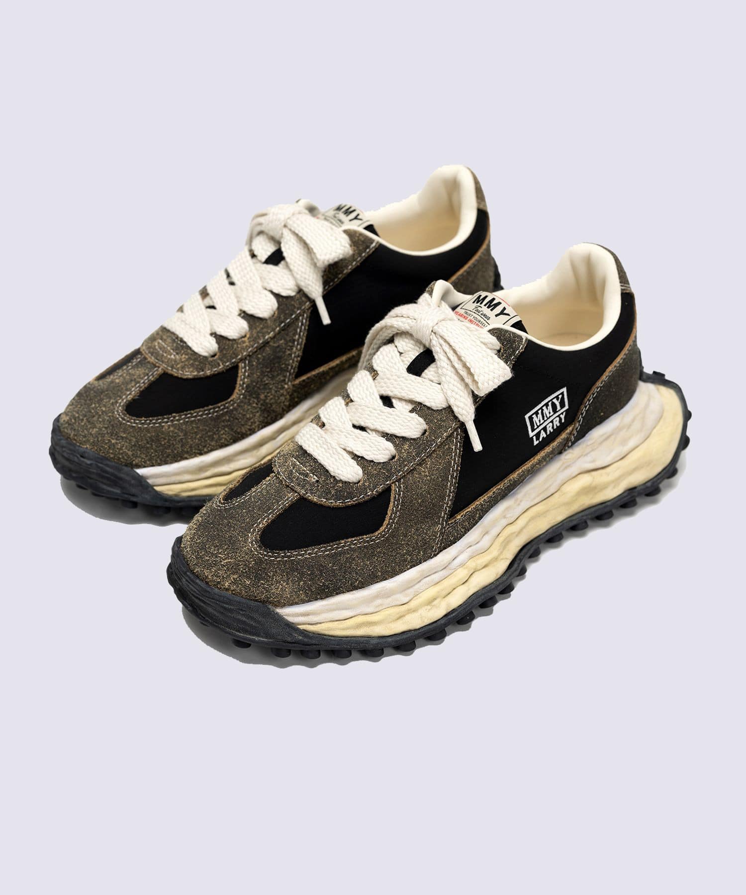 LARRY OG Sole Vintage Mix Material Low-top Sneaker