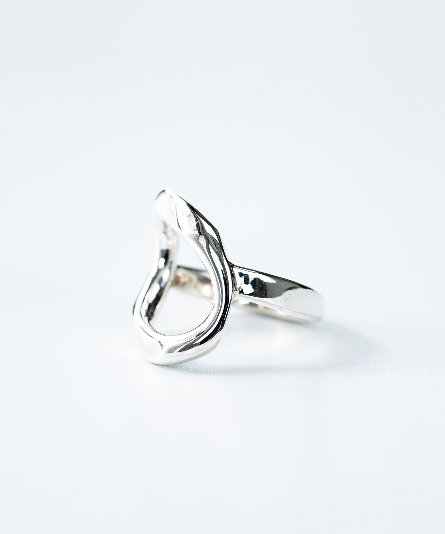 R-061 See through curve ring M