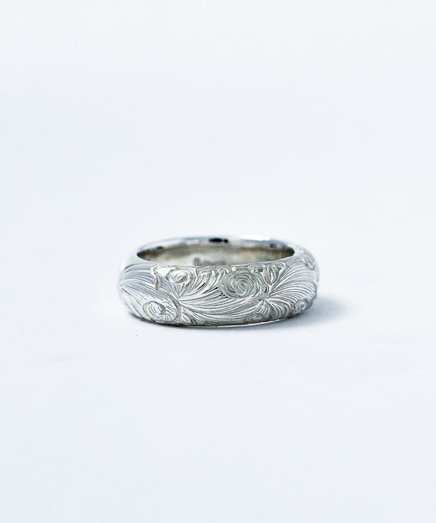 R-064 Arabesque half round ring (M)