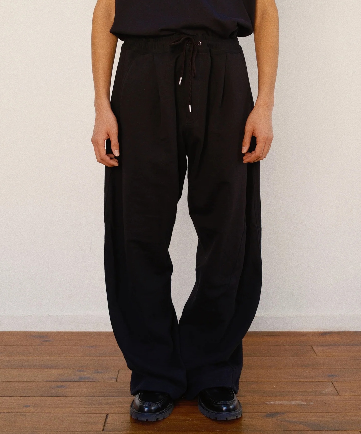 3D Cutting Sweat Pants