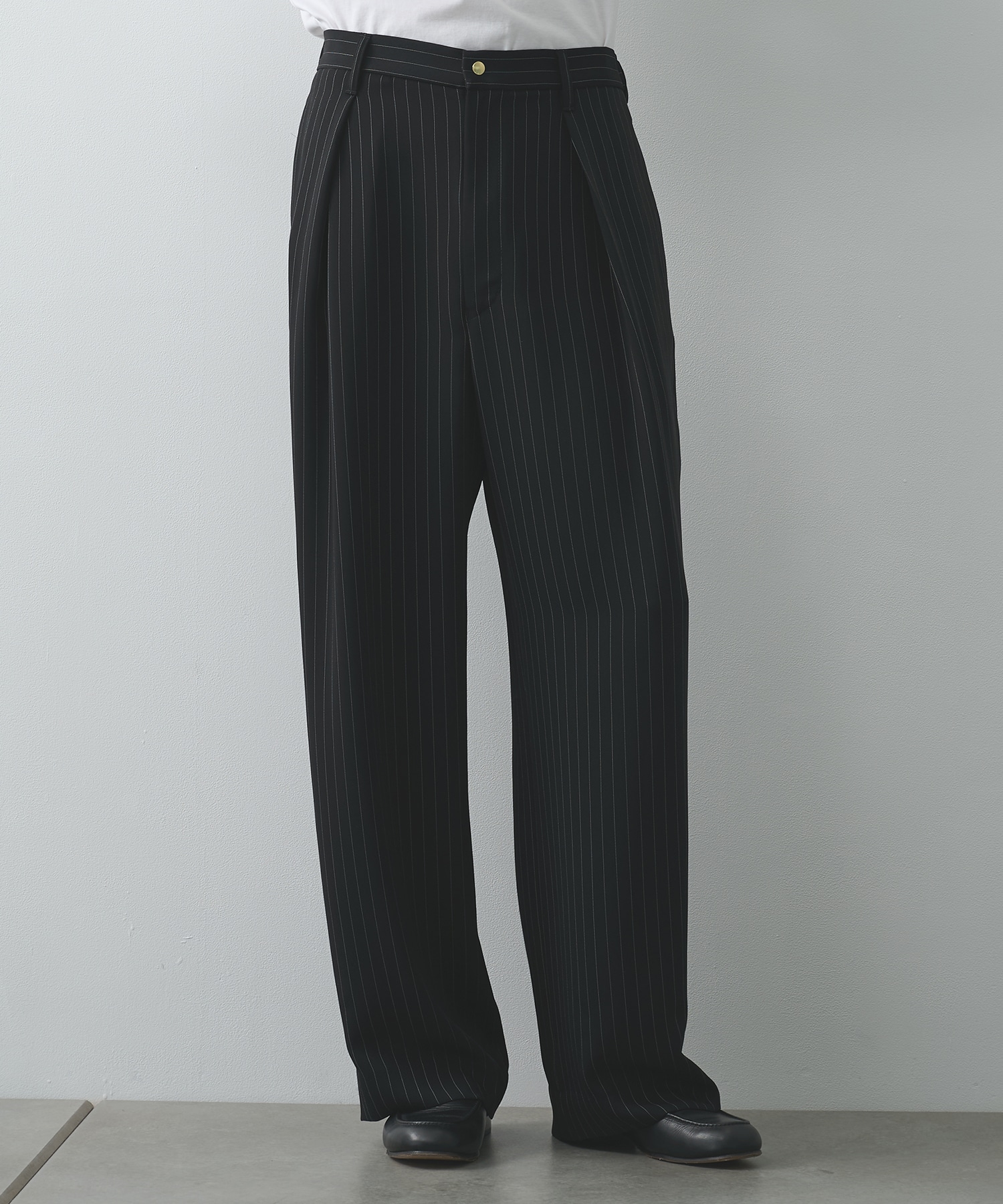 Stripe Double Cloth Tuck Wide Pant