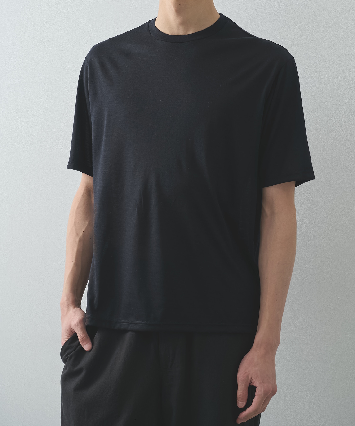 CREW NECK TEE