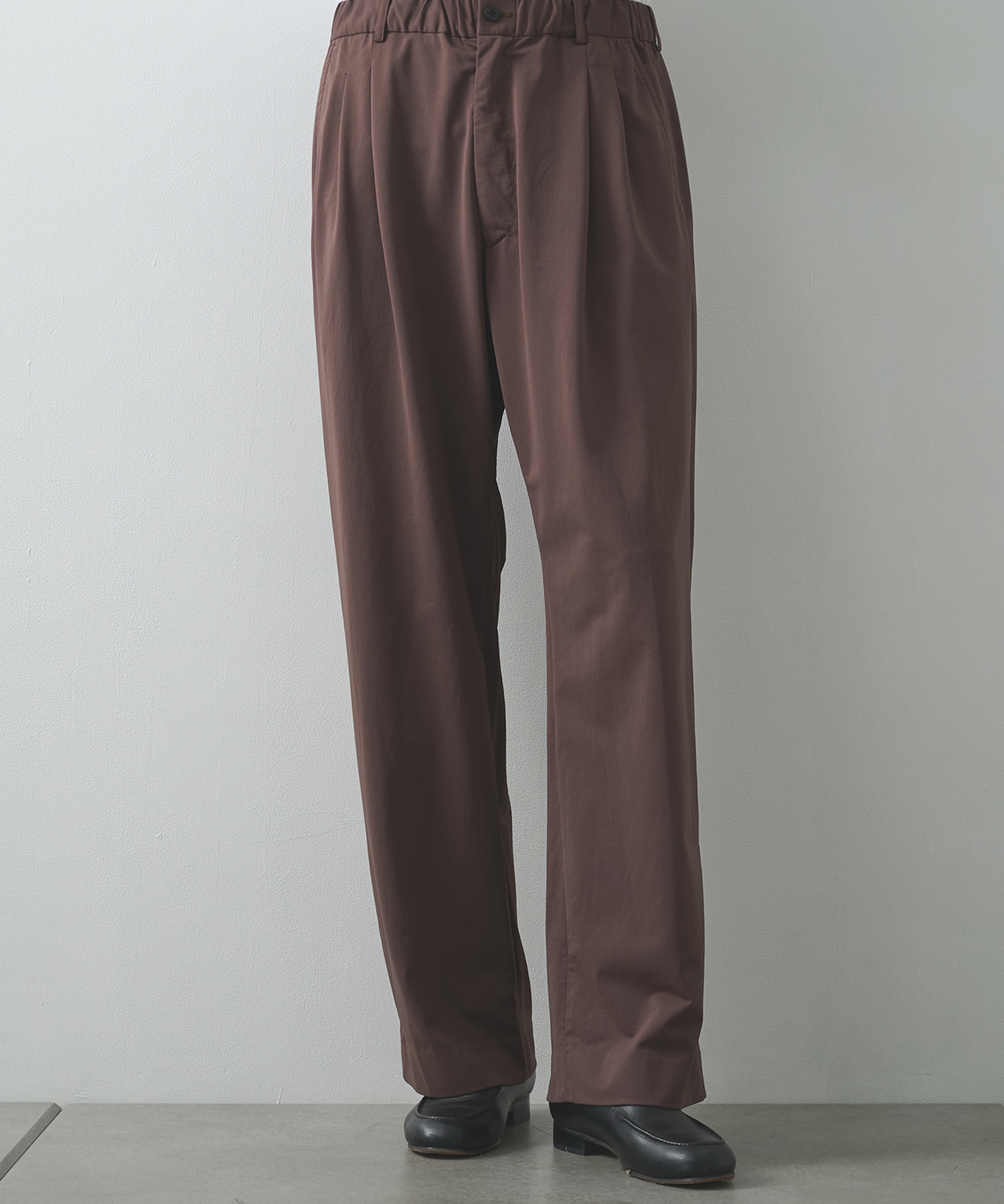 36G Nylon Tuck Easy Pants