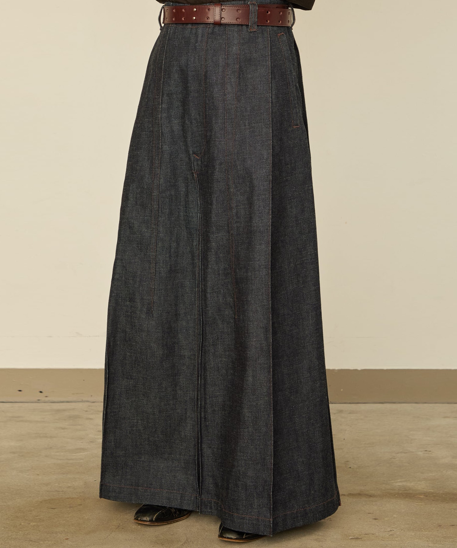 BOX DENIM PANTS