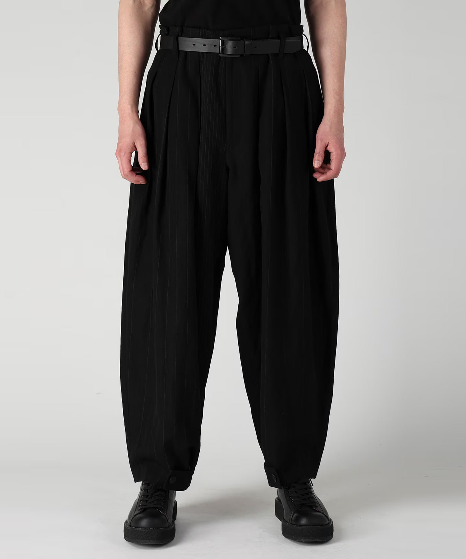 HEM TAB WIDE TUCK PANTS