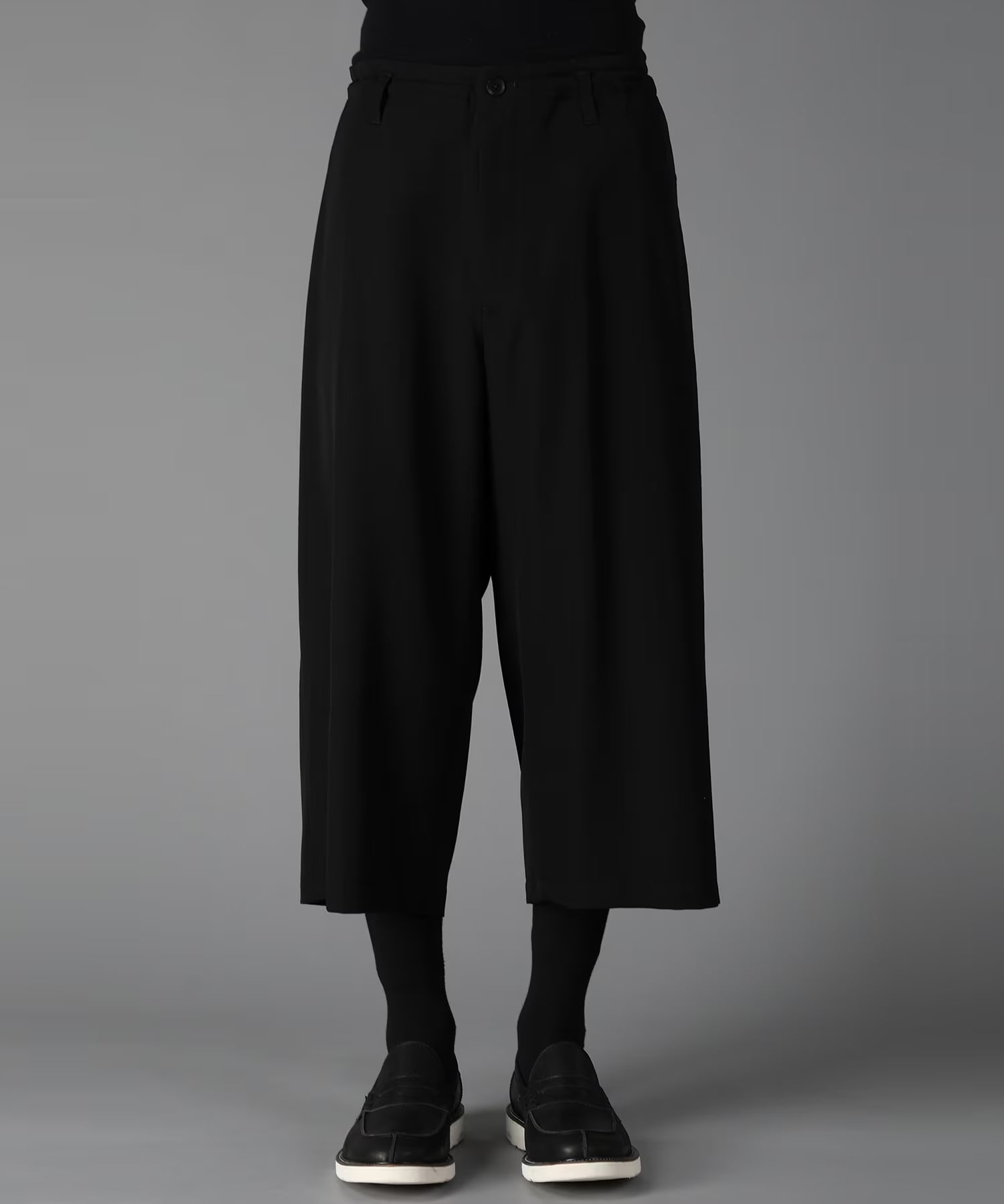クロップドパンツ