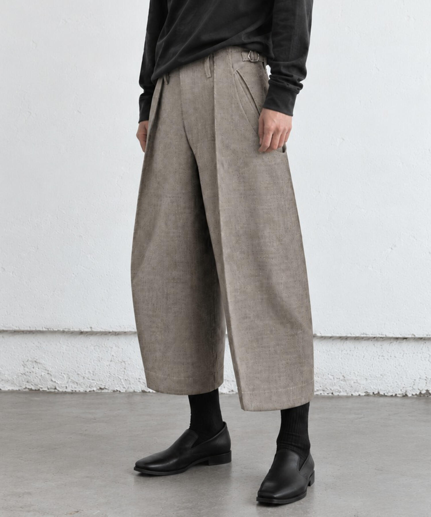 別注CURVED TROUSERS